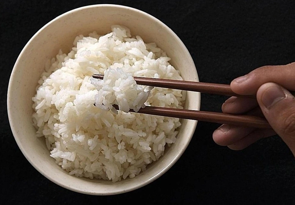 Nên ăn bao nhiêu bát cơm mỗi ngày?