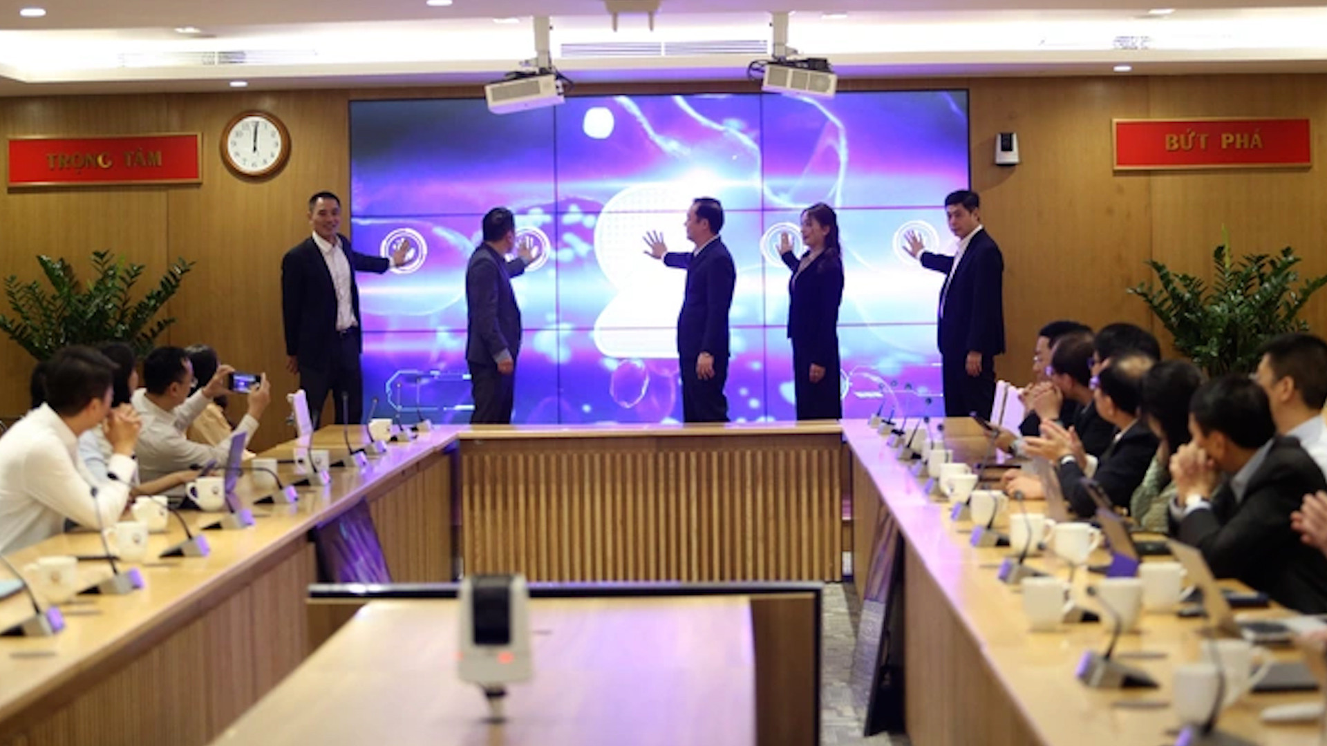 Ra mắt Cổng Thông tin điện tử sản phẩm khoa học công nghệ và chuyển đổi số