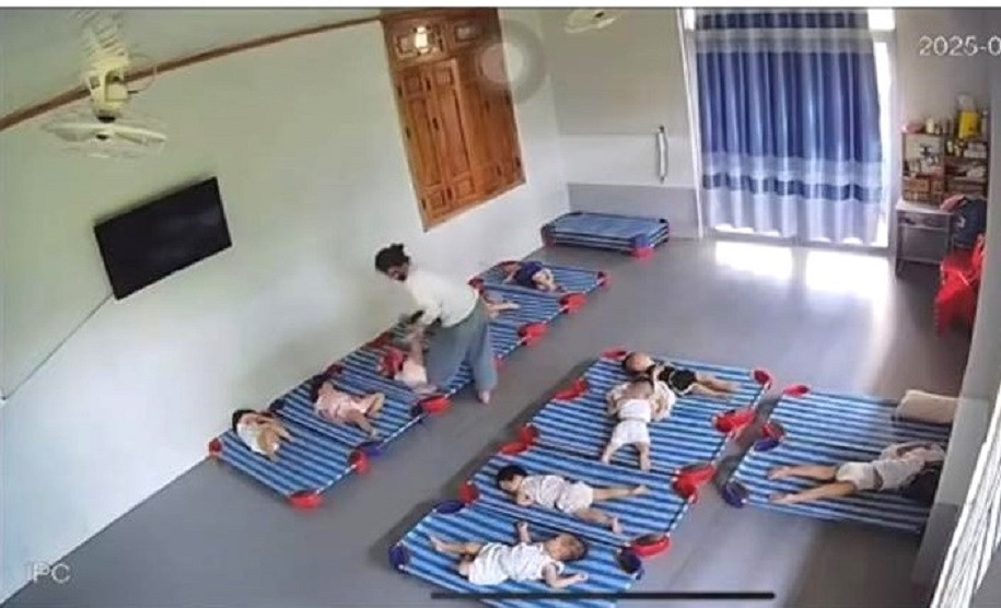 Bảo mẫu đánh đập, nhét thanh nhựa vào miệng trẻ: Công an Quảng Nam thông tin