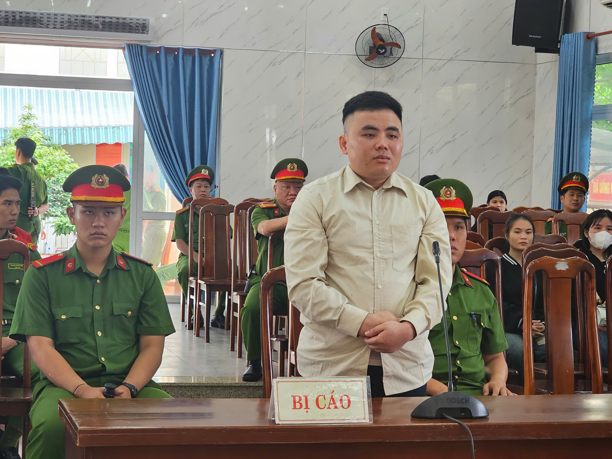 Tuyên án tử hình kẻ sát hại dã man người yêu sau màn cầu hôn lãng mạn