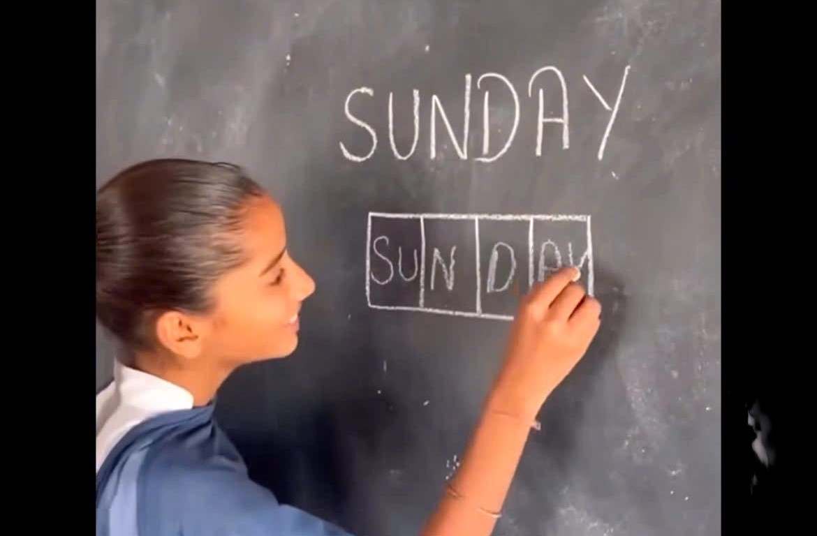 Trong 15 giây đố bạn xếp chữ SUNDAY vào 4 ô vuông 