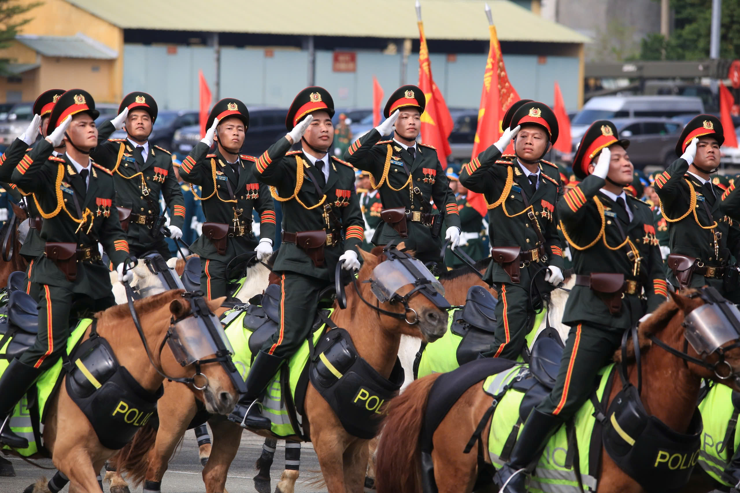 UBND TP.HCM đề xuất chi hỗ trợ lực lượng tham gia diễu binh, diễu hành 