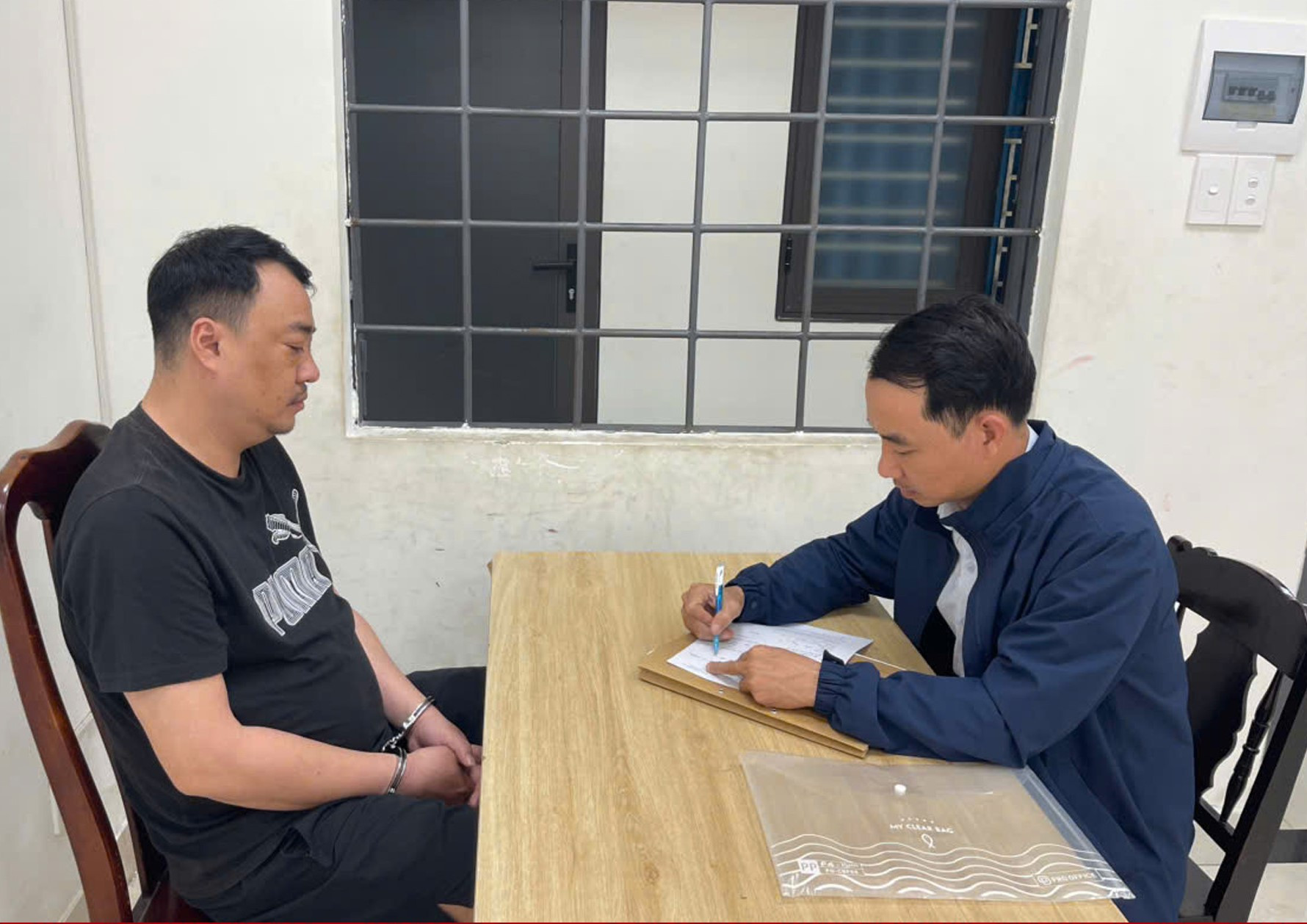 Nhân viên ngân hàng chiếm đoạt tiền vay vốn của nhiều khách hàng