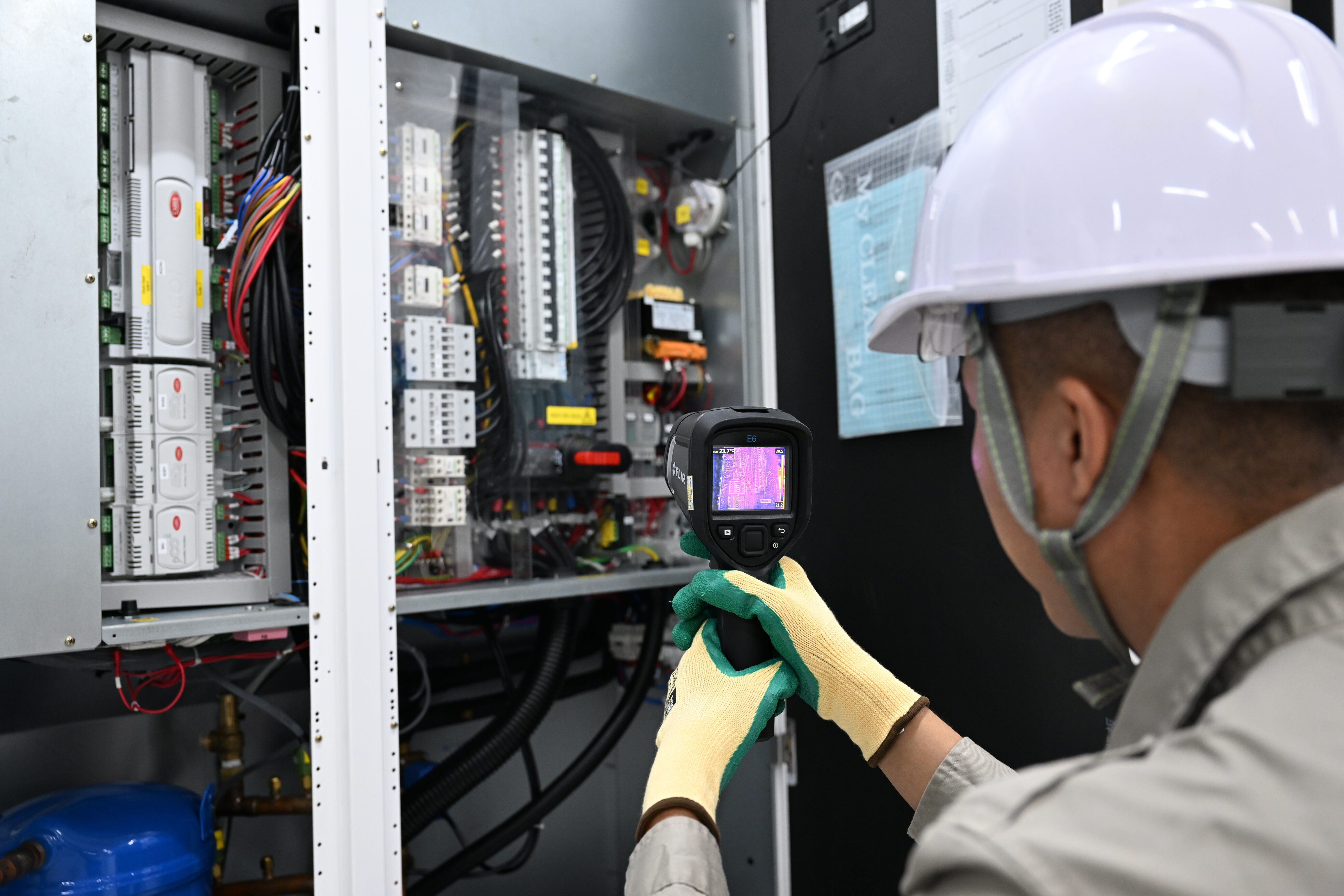 Tuyến cáp biển lớn nhất vừa hoạt động, dân mạng Việt sắp ‘lướt như bay’