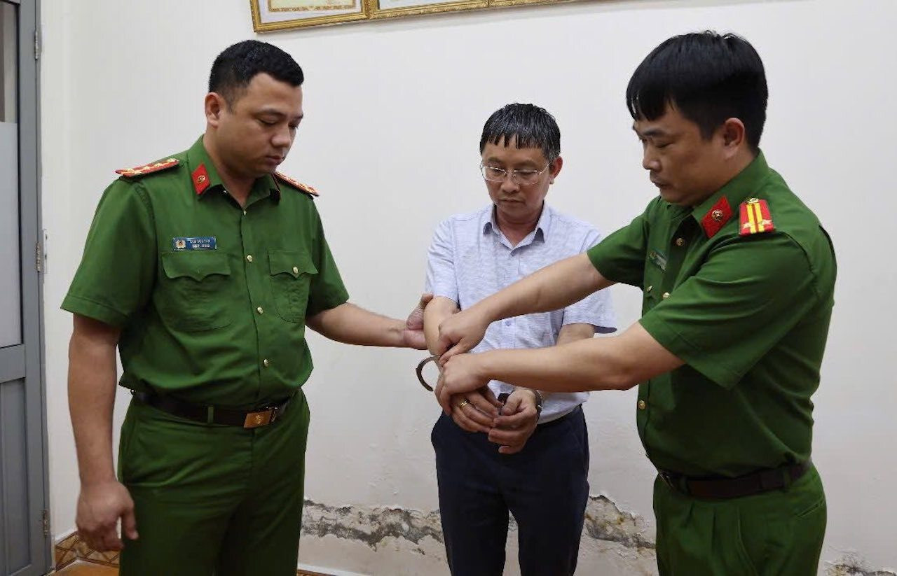 Phá đường dây 'làm khống' giấy hợp quy chuẩn thang máy, thiết bị xây dựng