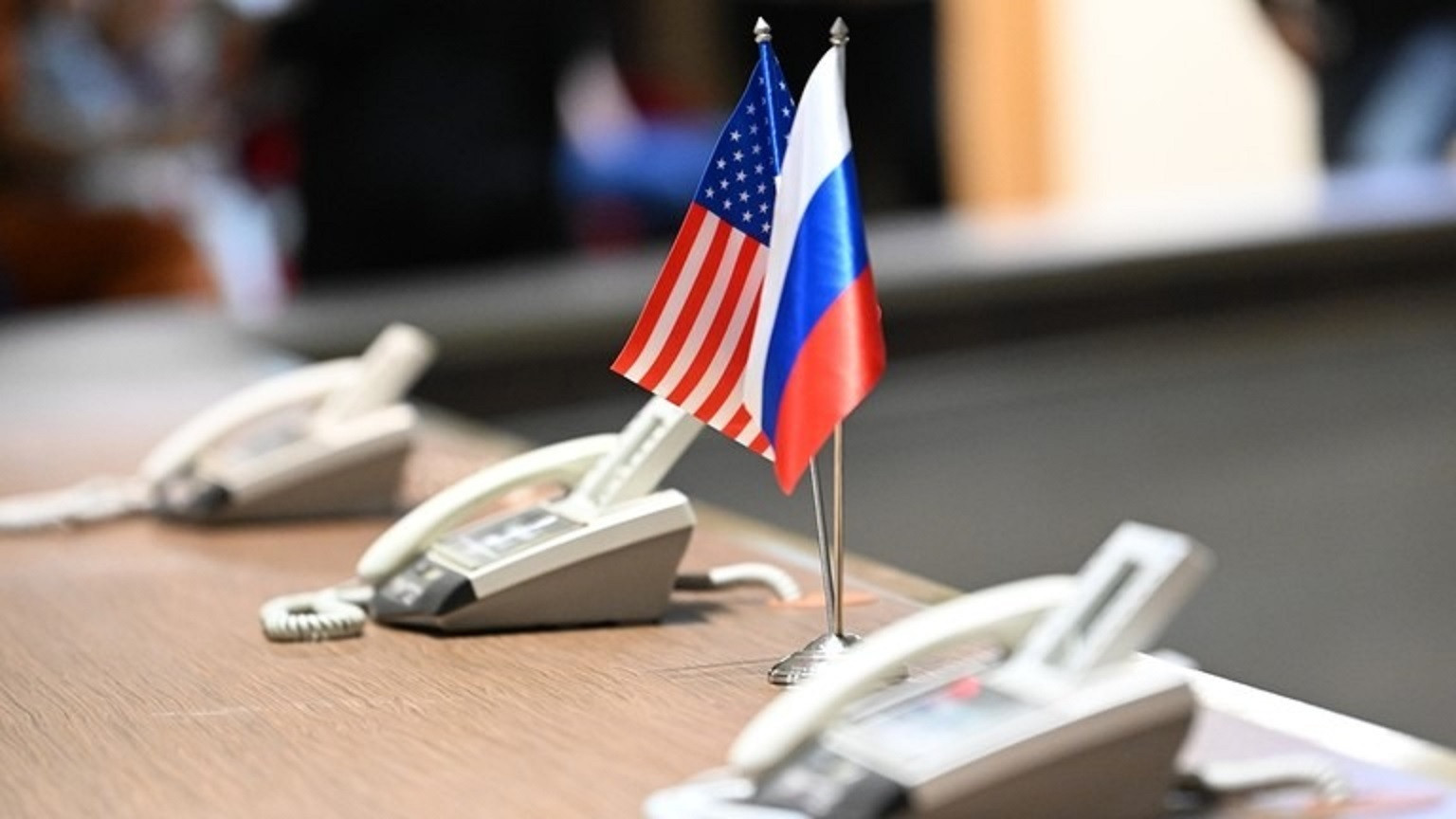 Ngoại trưởng Nga - Mỹ điện đàm về xung đột Ukraine