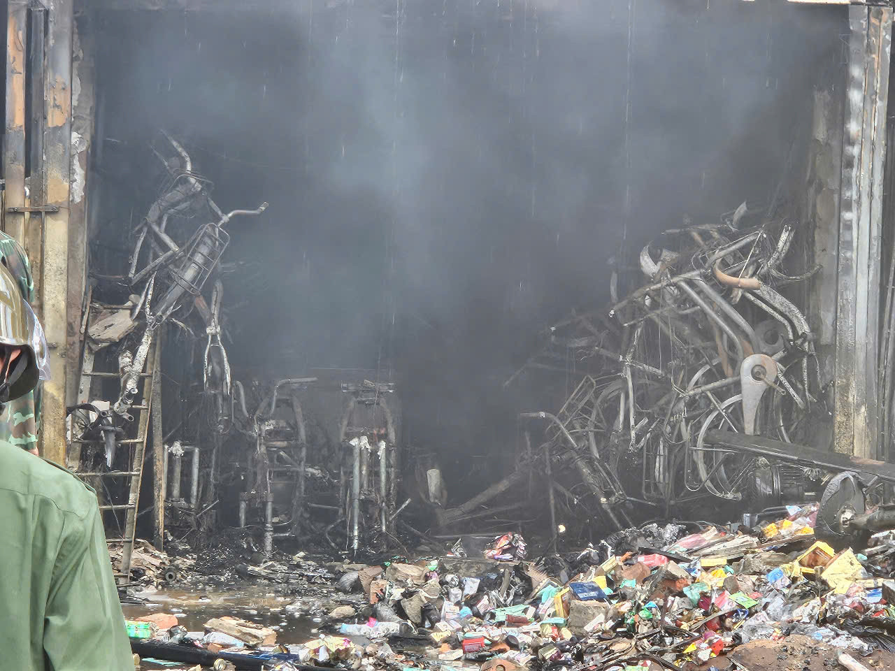 Cháy chợ An Lỗ ở TP Huế gây thiệt hại hơn 3 tỷ đồng