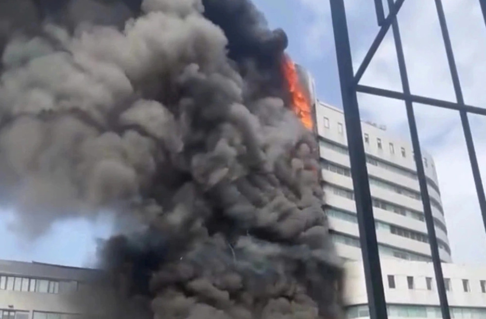 Cháy lớn tại tòa nhà 18 tầng ở Hà Nội