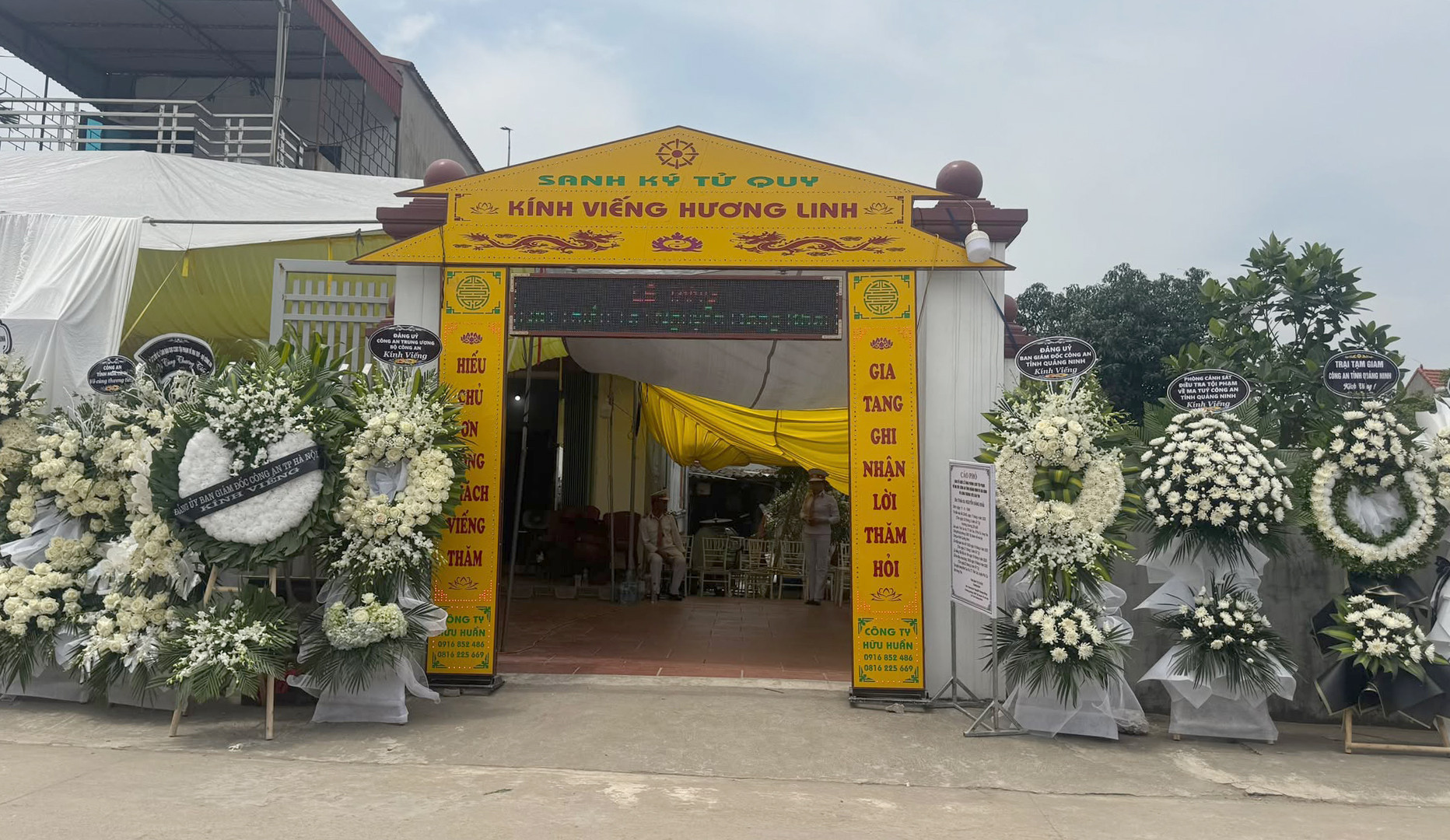 Cô giáo của Thiếu tá Nguyễn Đăng Khải nghẹn ngào: 'Em nhờ tôi cuối năm đi đón dâu'