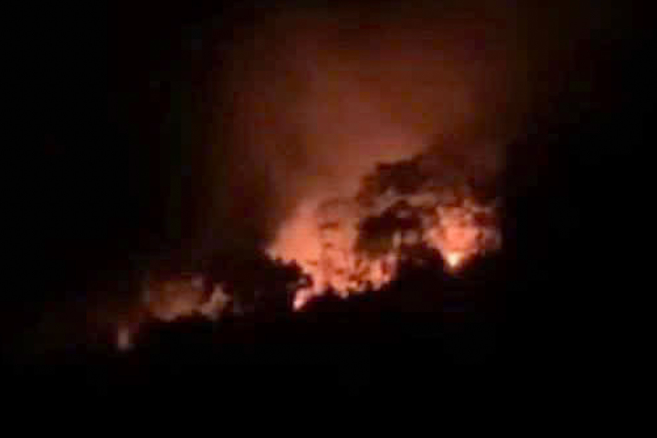 Cháy tại Vườn quốc gia Ba Vì, Hà Nội huy động hàng trăm người dập lửa