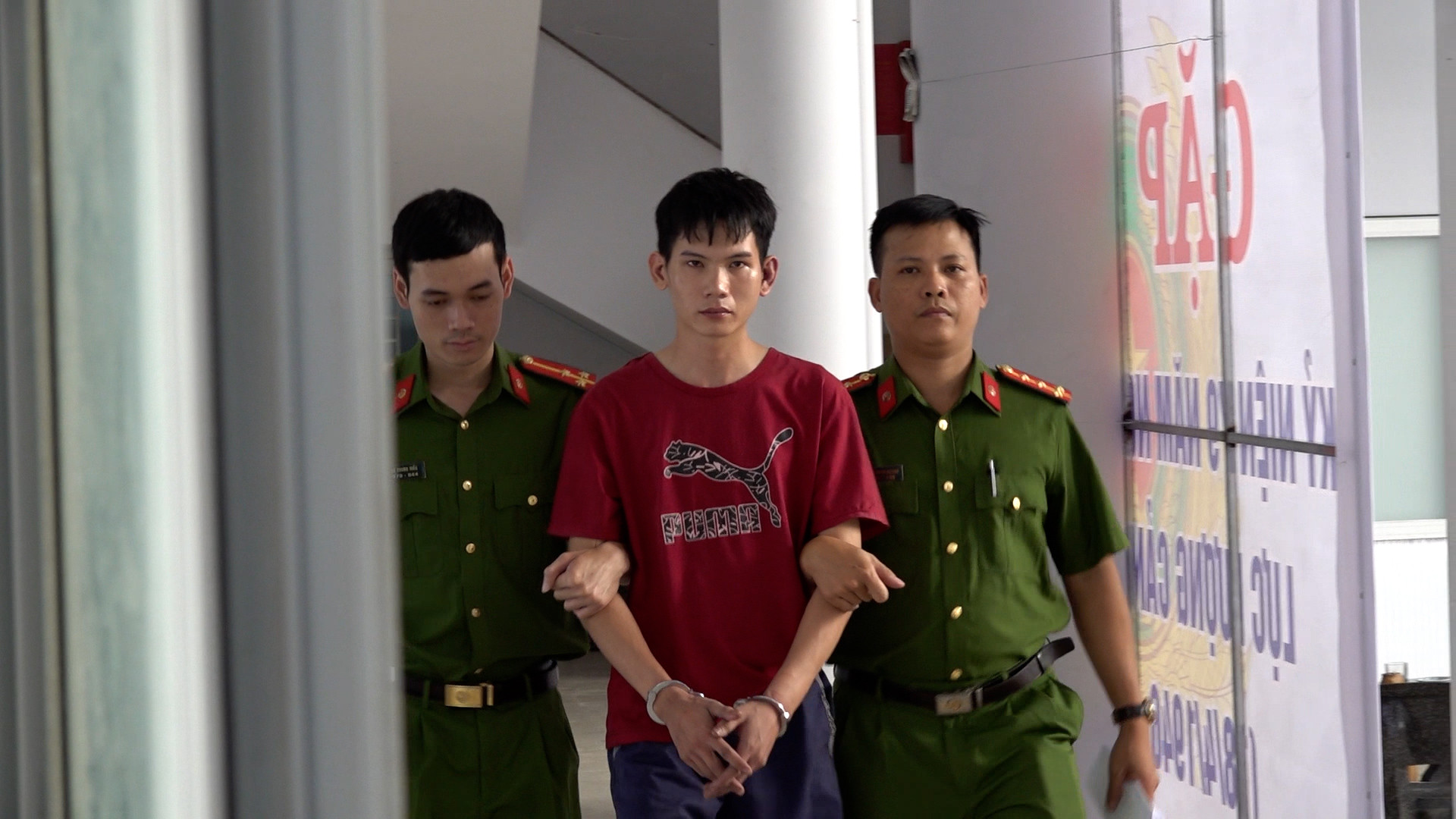 Đánh bạc trên mạng thua, nam thanh niên giết đồng nghiệp rồi cướp vàng