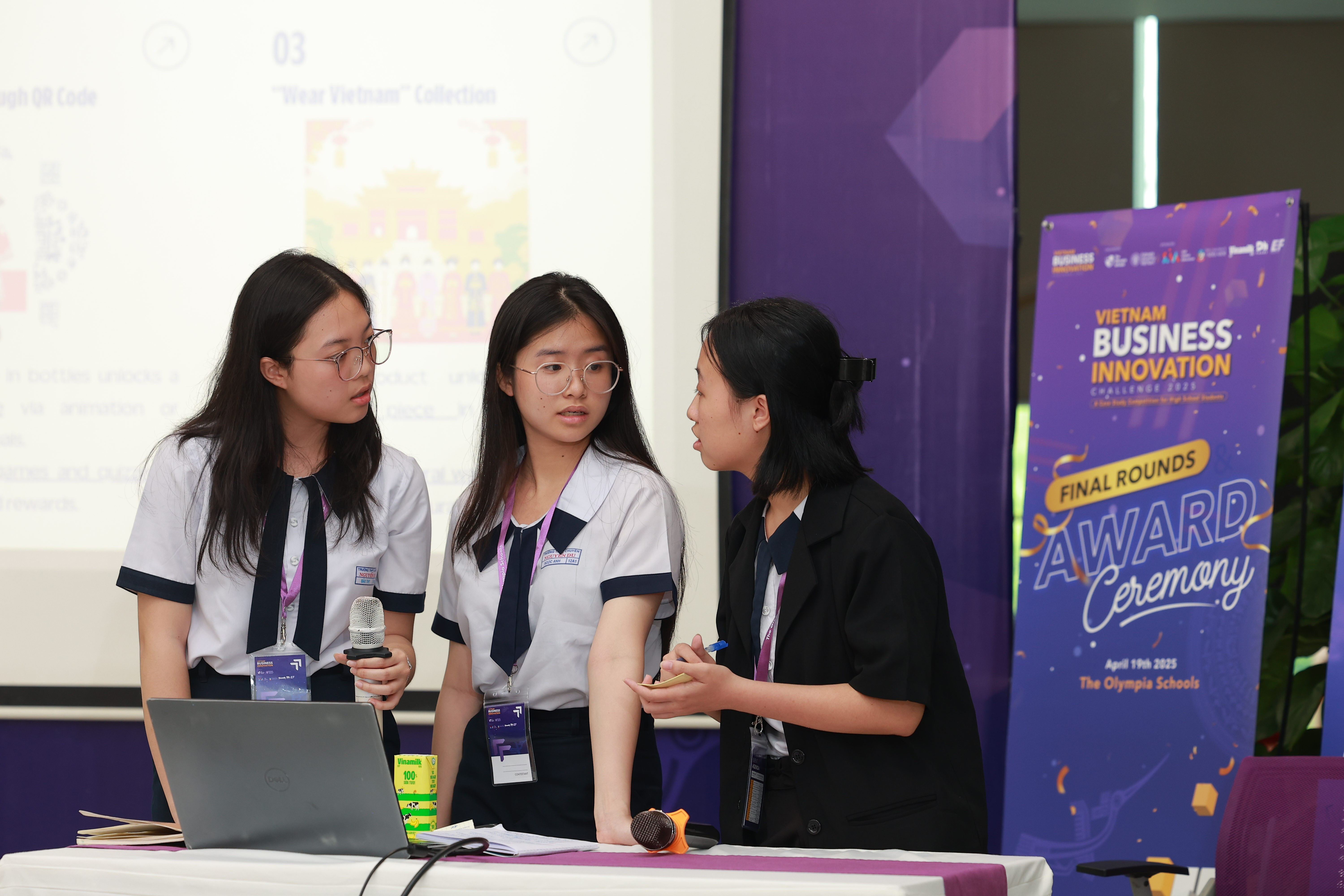 Giải bài toán kinh doanh sữa đầy sáng tạo, 3 nữ sinh giành học bổng tiền tỷ