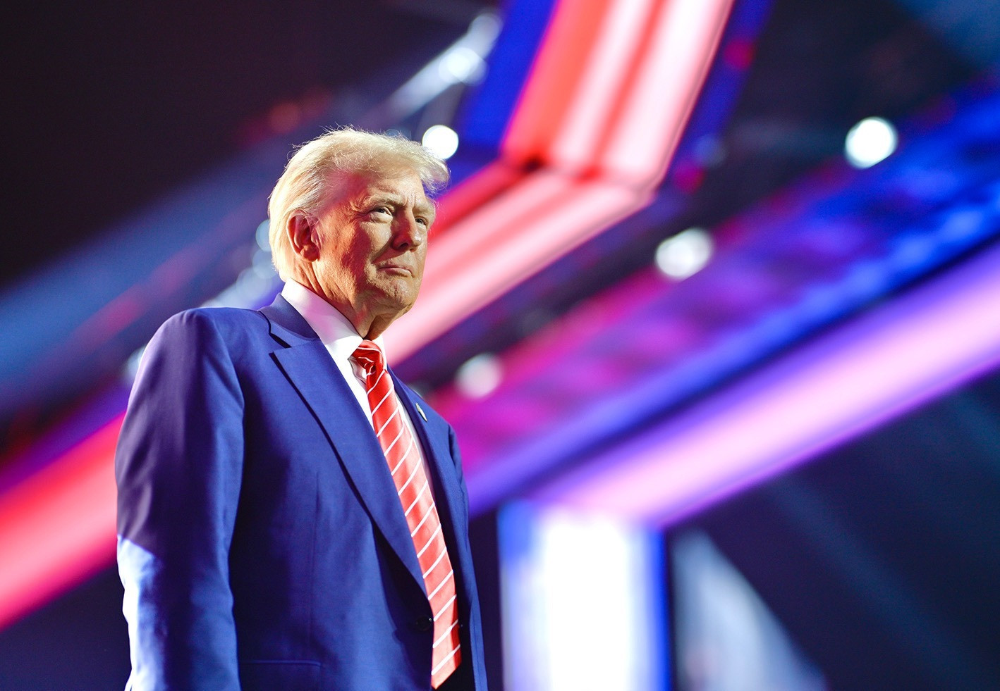 Ông Trump nói Mỹ hầu như không có lạm phát, yêu cầu Fed hạ lãi suất