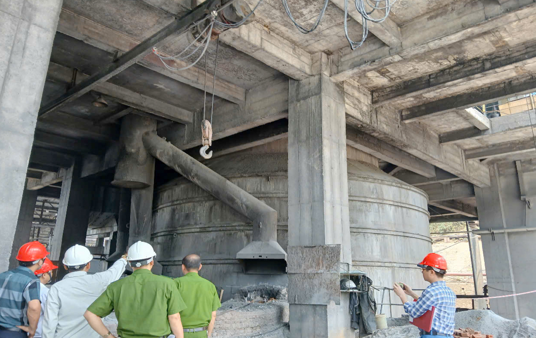 Nổ bể tôi xỉ ở Lào Cai, 2 công nhân bị bỏng