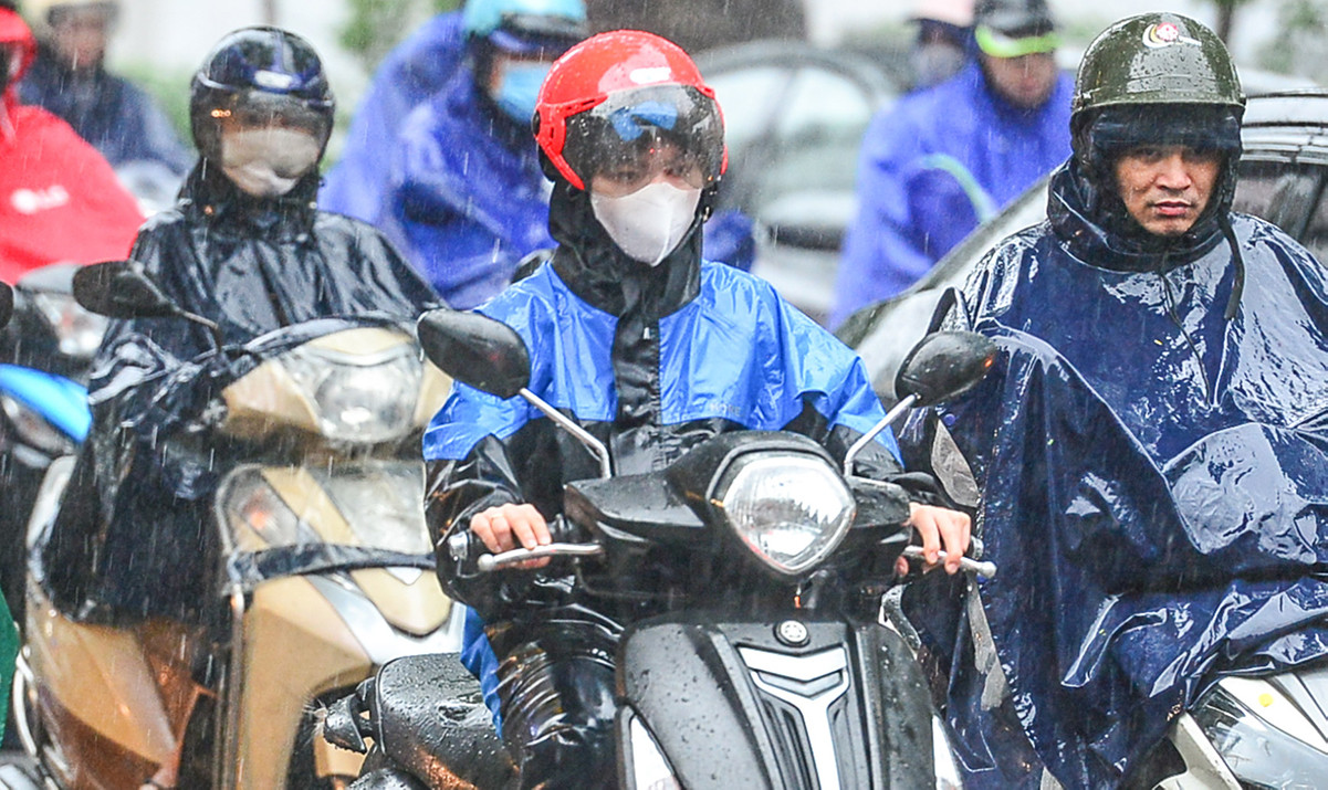 Miền Bắc sắp đón liên tiếp hai đợt không khí lạnh, trời chuyển mưa to và dông