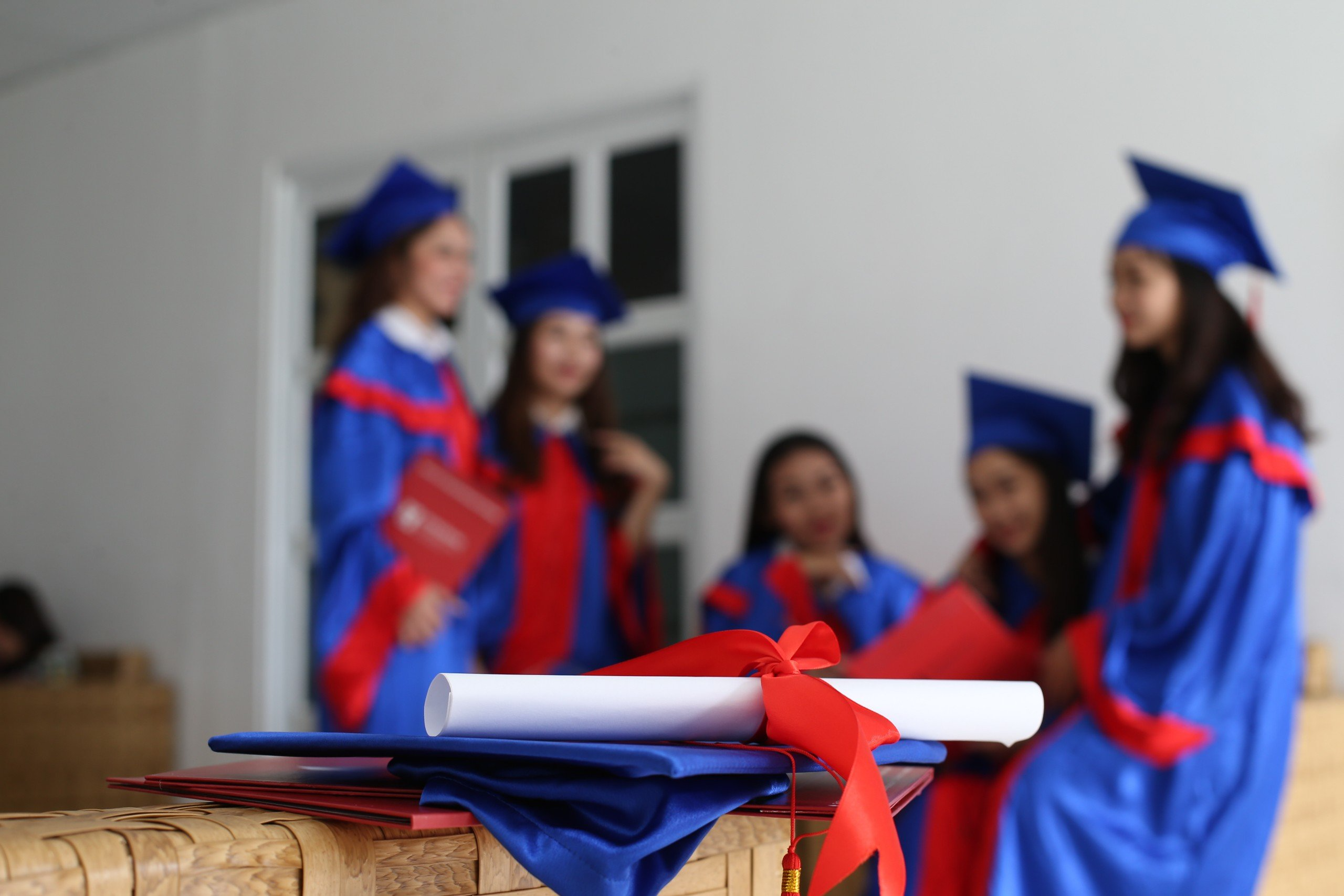 Lạm phát sinh viên giỏi, xuất sắc: Các trường quá dễ dãi trong đào tạo?