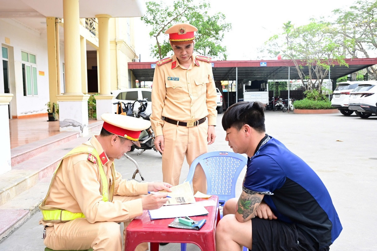 Đi vào đường cấm ở Hải Phòng, 54 tài xế xe tải bị phạt 270 triệu đồng