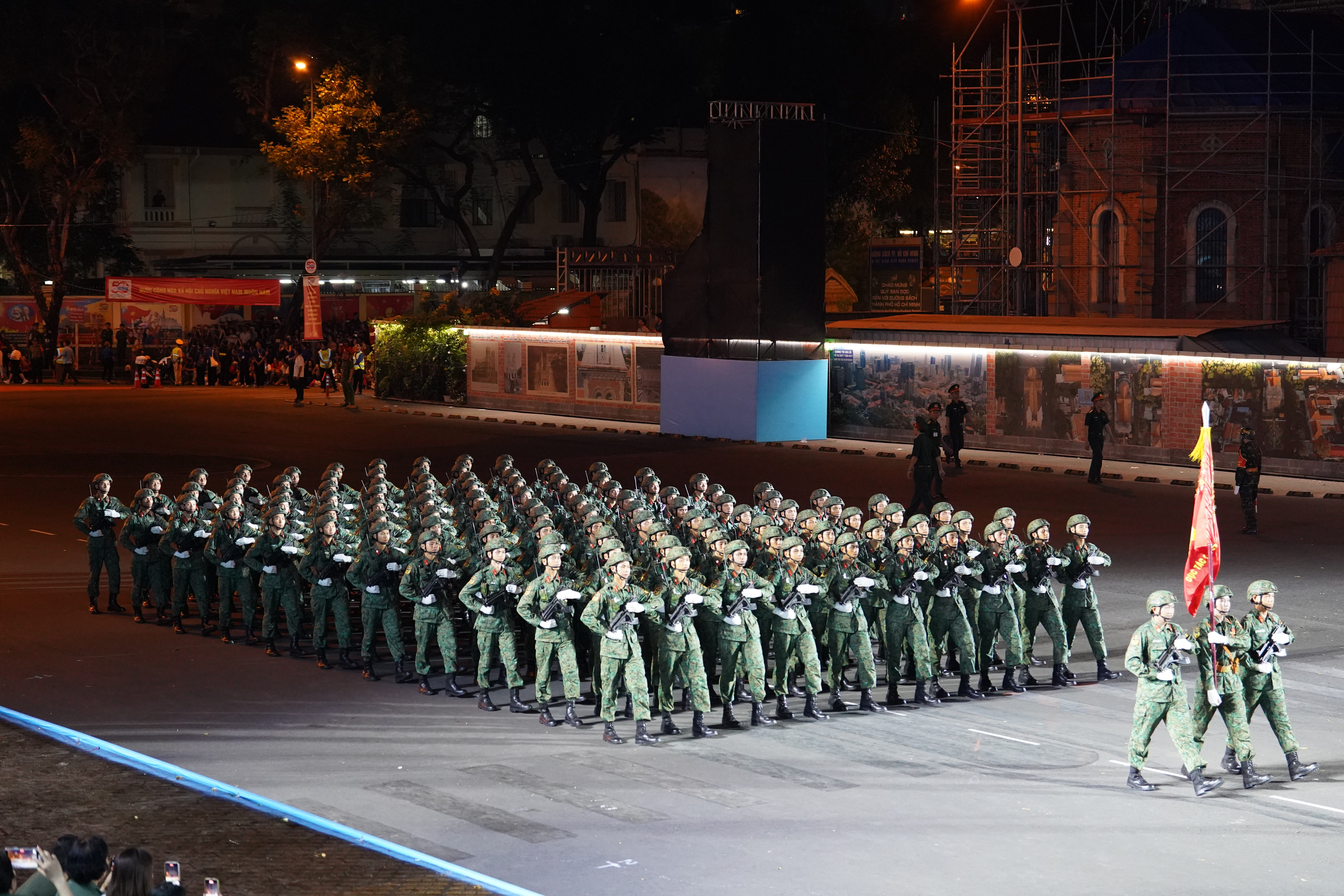 Những lưu ý quan trọng khi đi xem sơ duyệt lễ diễu binh, diễu hành tối nay