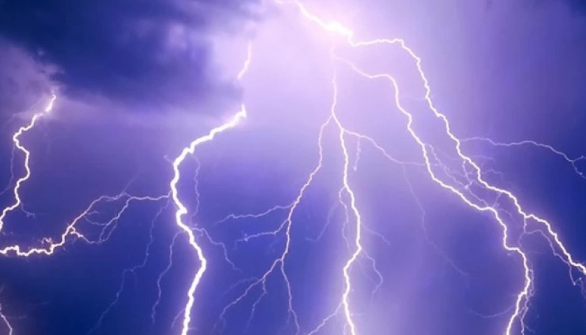 Thực hư con số hơn 23.000 cú sét đánh ở miền Bắc sáng nay