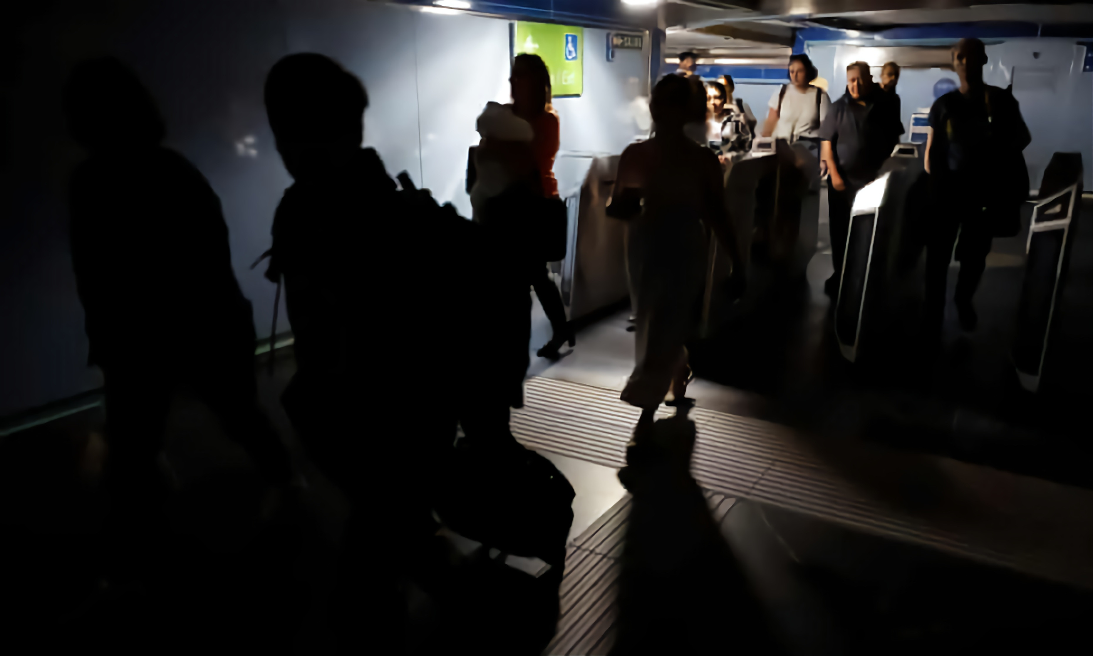 3 nước châu Âu mất điện diện rộng 