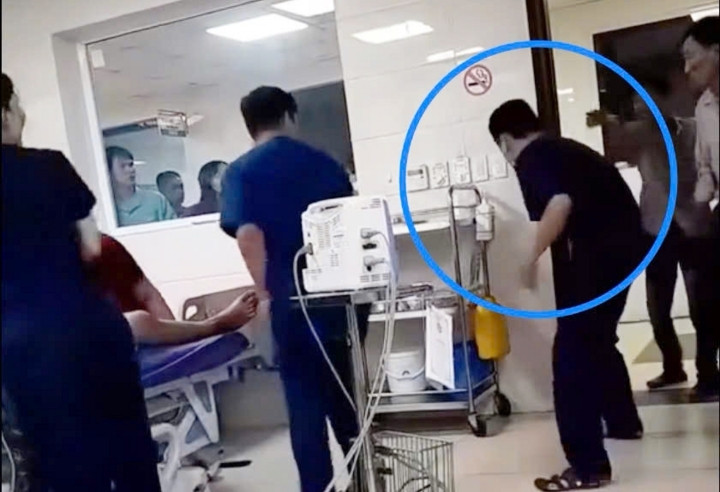 Củng cố hồ sơ xử lý người nhà bệnh nhân hành hung y bác sĩ đang ép tim cứu trẻ