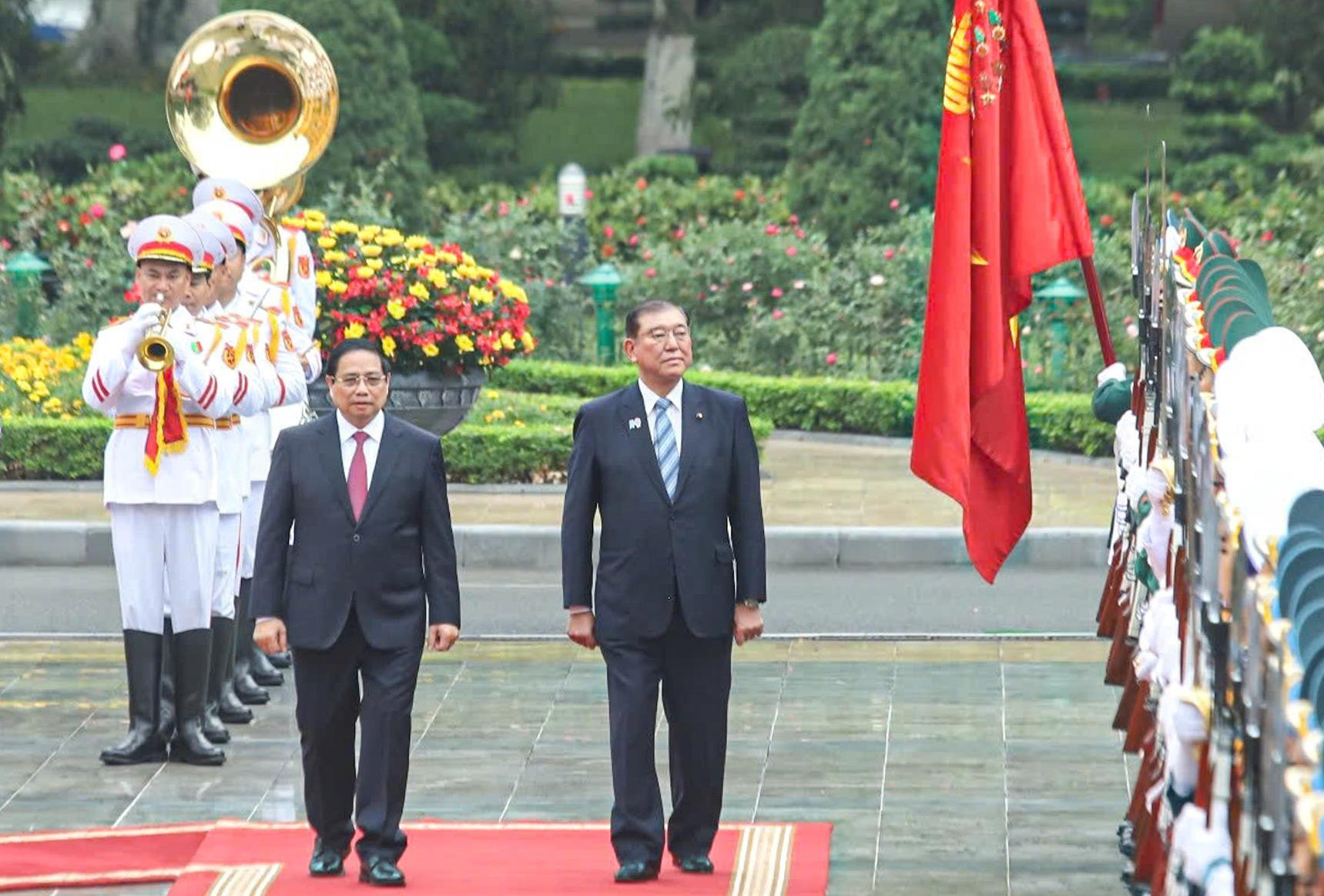 Thủ tướng Phạm Minh Chính chủ trì lễ đón Thủ tướng Nhật Bản Ishiba Shigeru