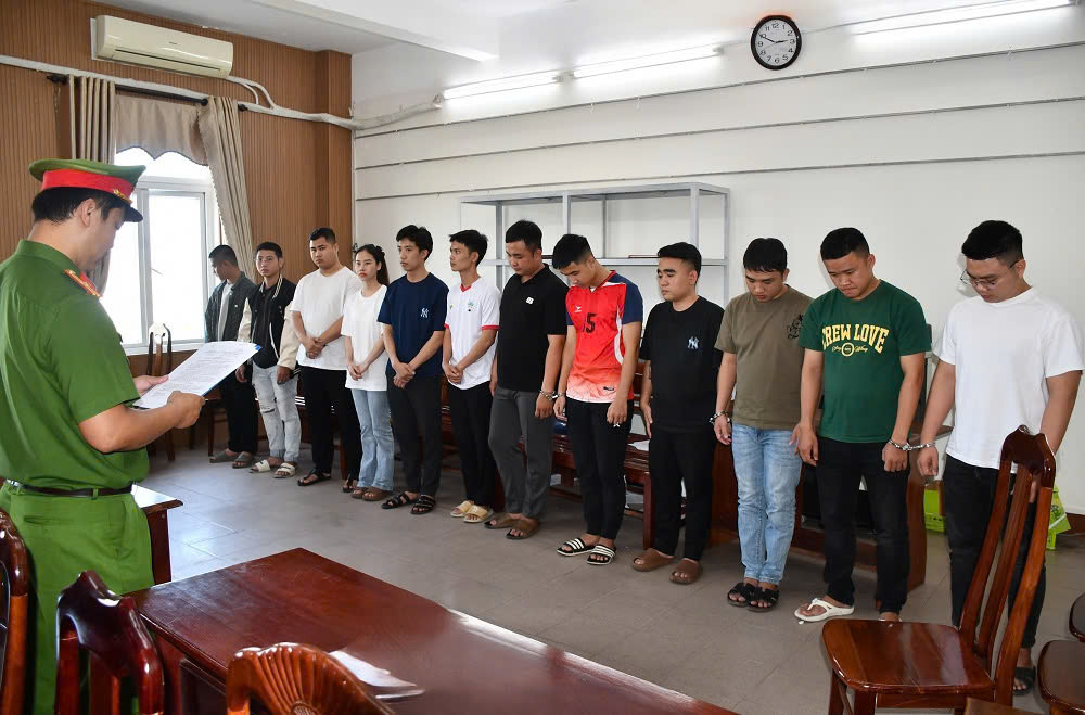 Khởi tố 13 thanh niên hack tài khoản Facebook, bán kiếm lời hơn 22 tỷ đồng