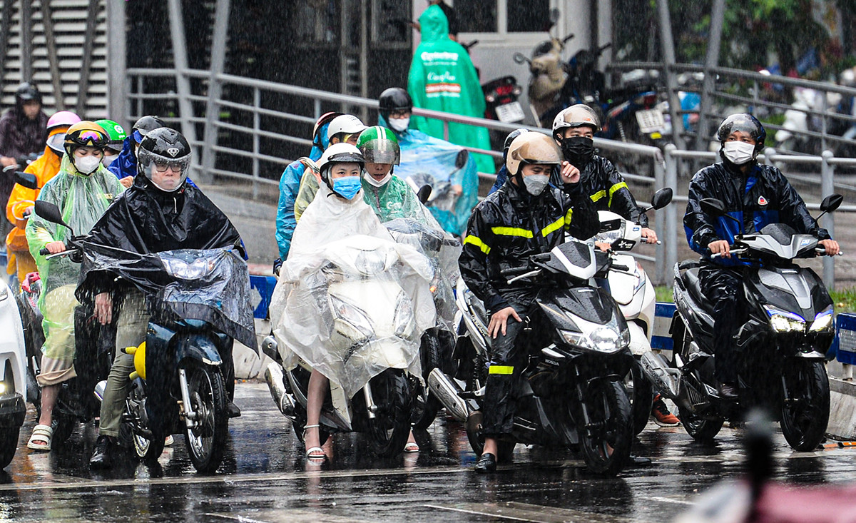 Dự báo thời tiết 10 ngày: Miền Bắc hứng mưa lớn dịp nghỉ lễ, đề phòng dông lốc