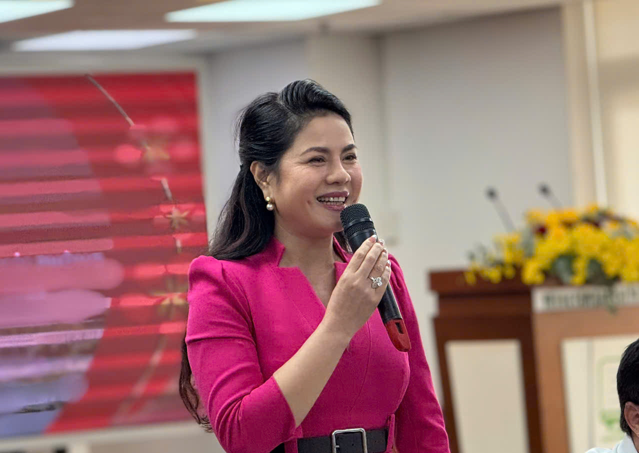 Hải Phòng diễu hành và bắn pháo hoa tầm cao kỷ niệm 70 năm giải phóng