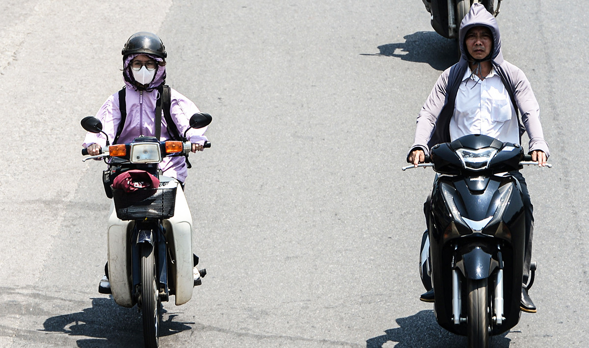 Bắc và Trung Bộ nắng 'đổ lửa' gần 40°C trước khi đón mưa lớn