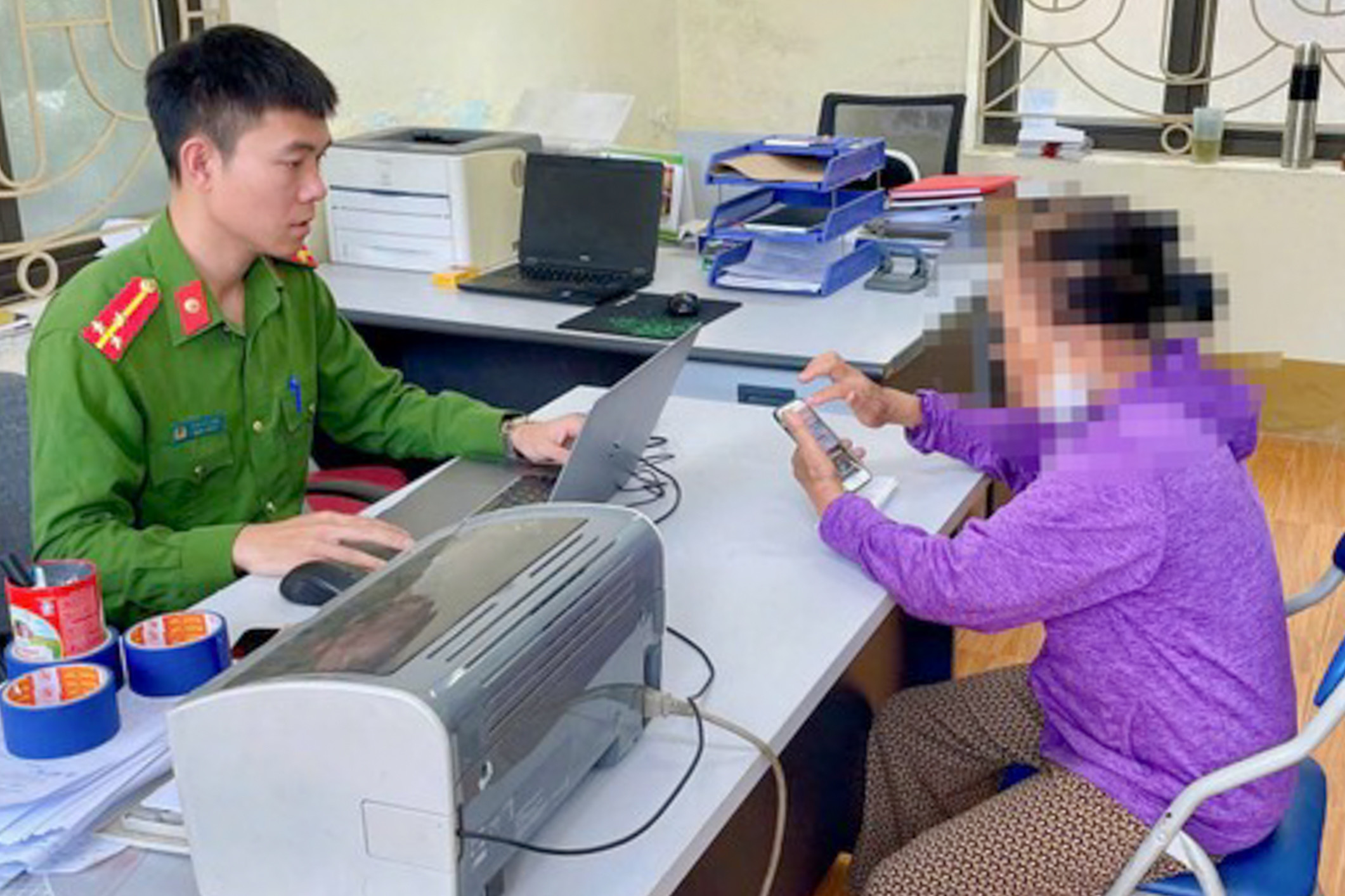 Giả danh công an đọc lệnh khởi tố qua video, lừa cụ bà ở Sơn La gần 200 triệu