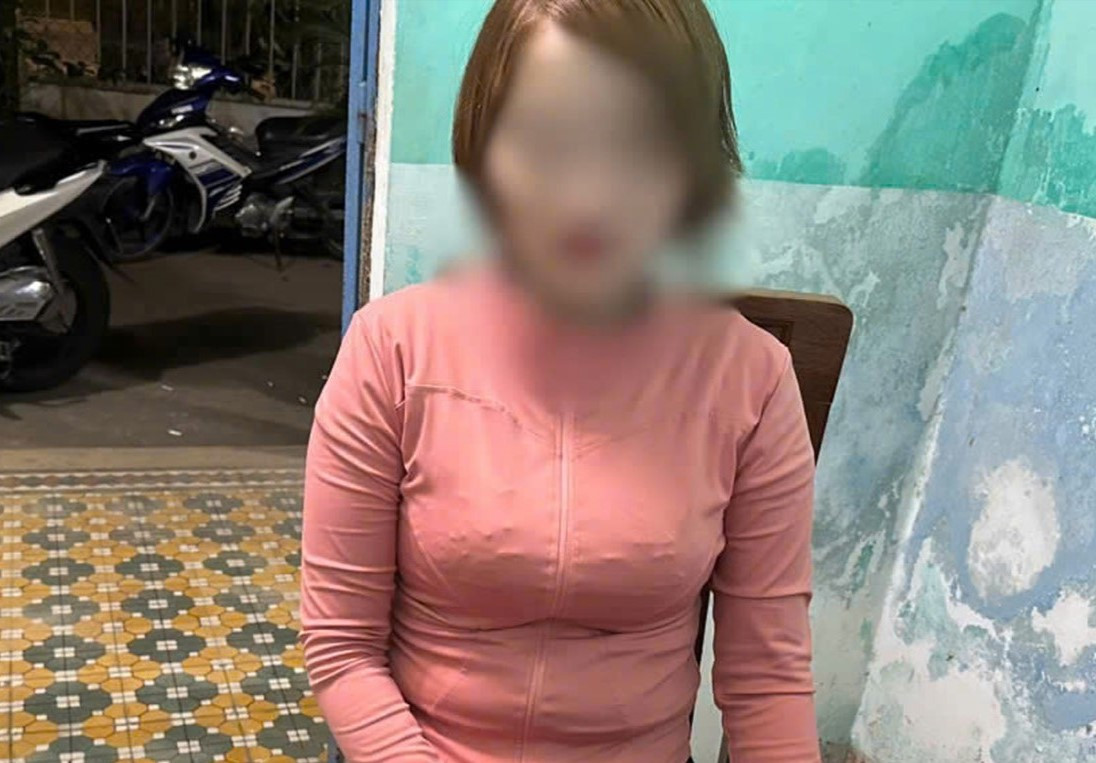 Nữ 'đạo chích' bị bắt sau 3 tiếng đồng hồ cuỗm tài sản ở tiệm vàng