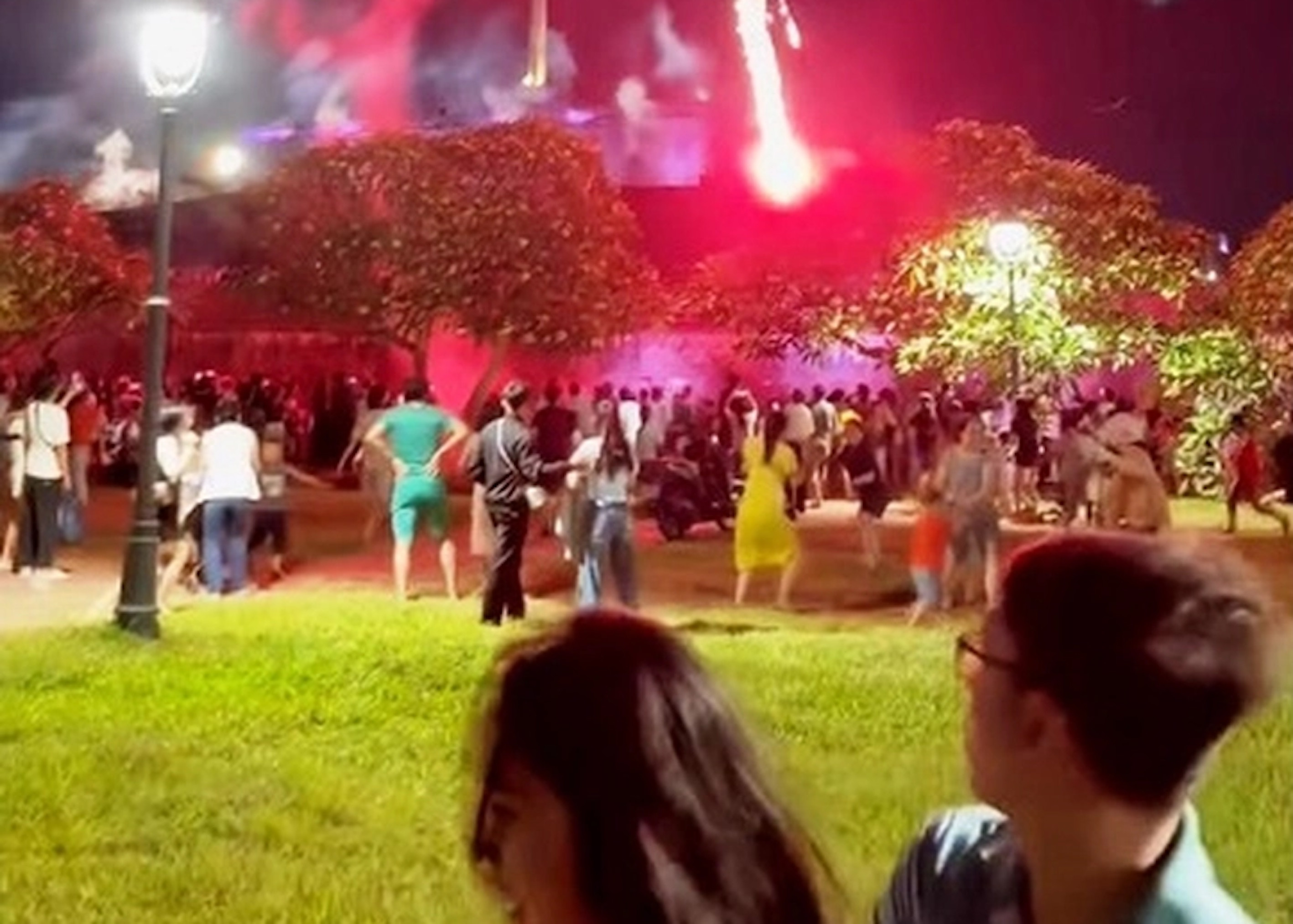 Hoả pháo súng thần công 'lạc' vào khu vực khán giả: Bộ VHTT&DL yêu cầu làm rõ