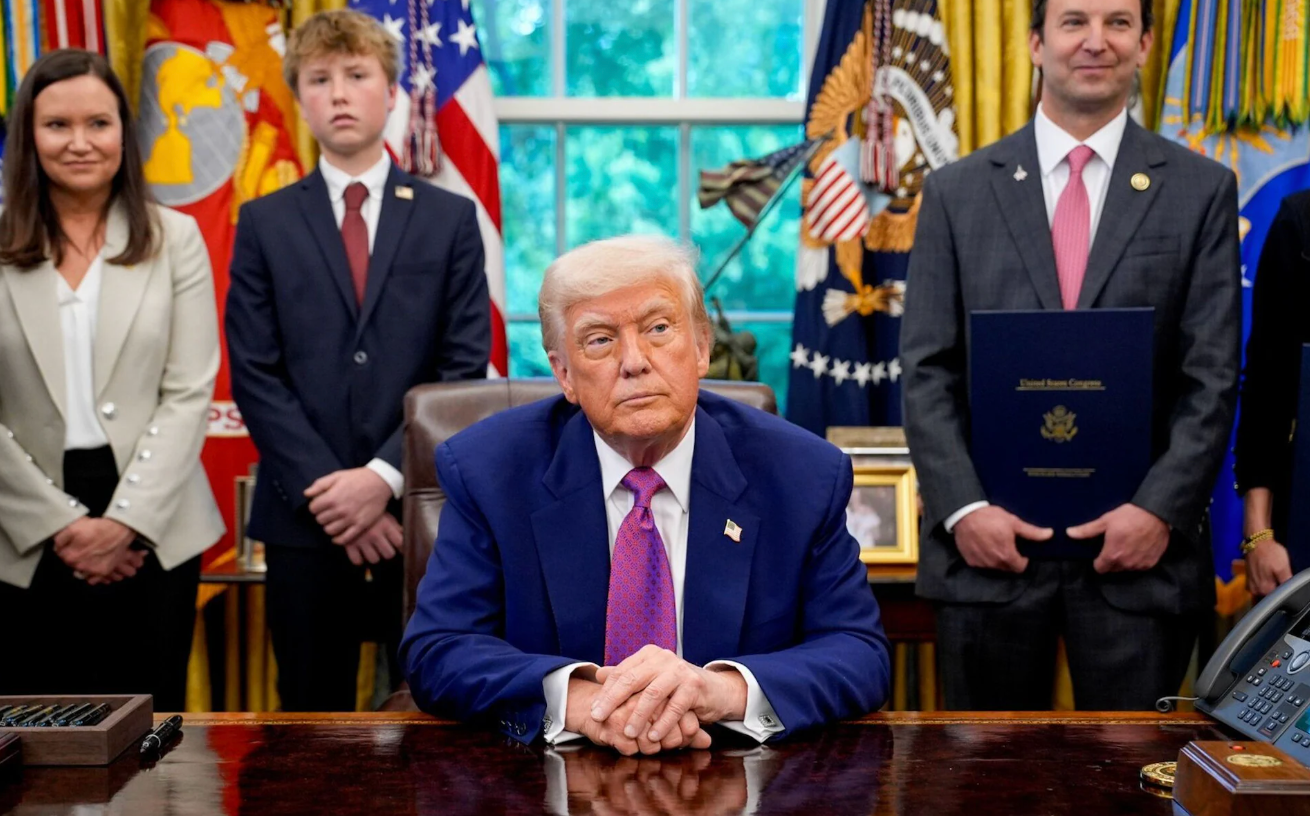 Ông Trump: Ấn Độ và Pakistan đồng ý ngừng bắn 'toàn diện và ngay lập tức'