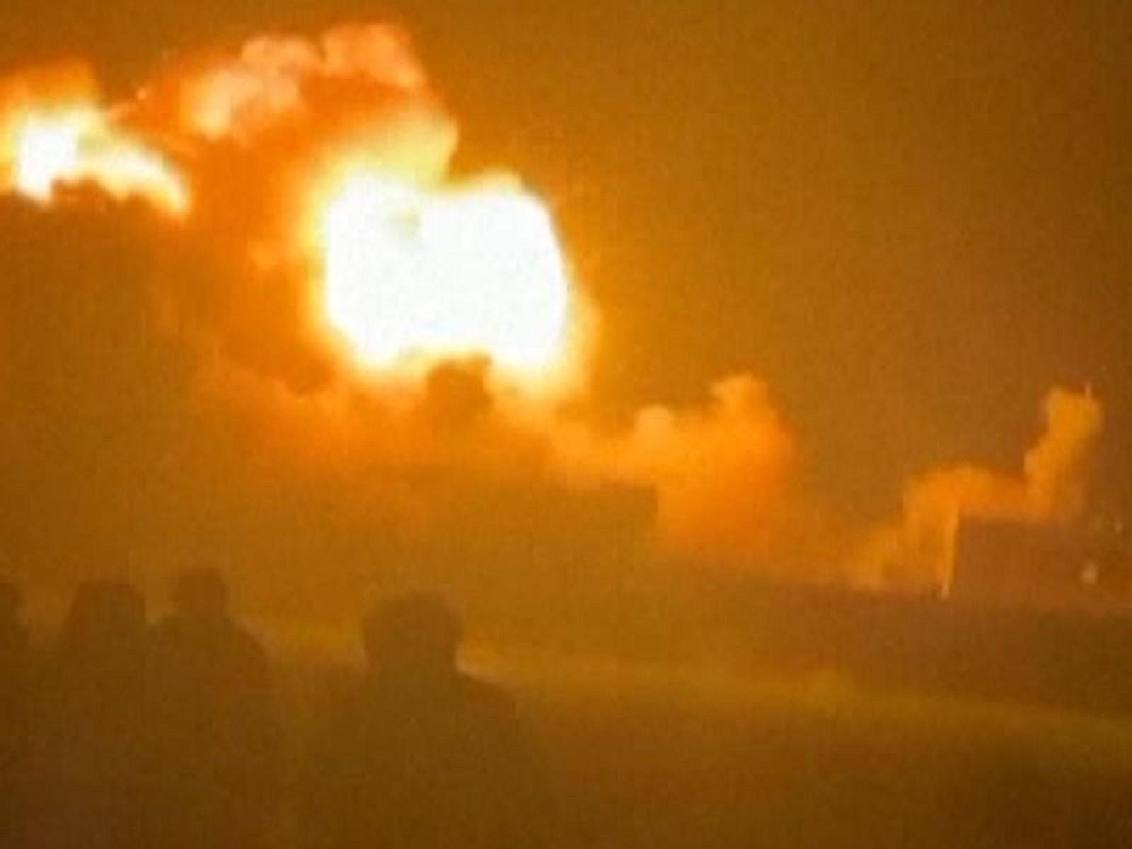 Pakistan bắt đầu chiến dịch tấn công đáp trả Ấn Độ