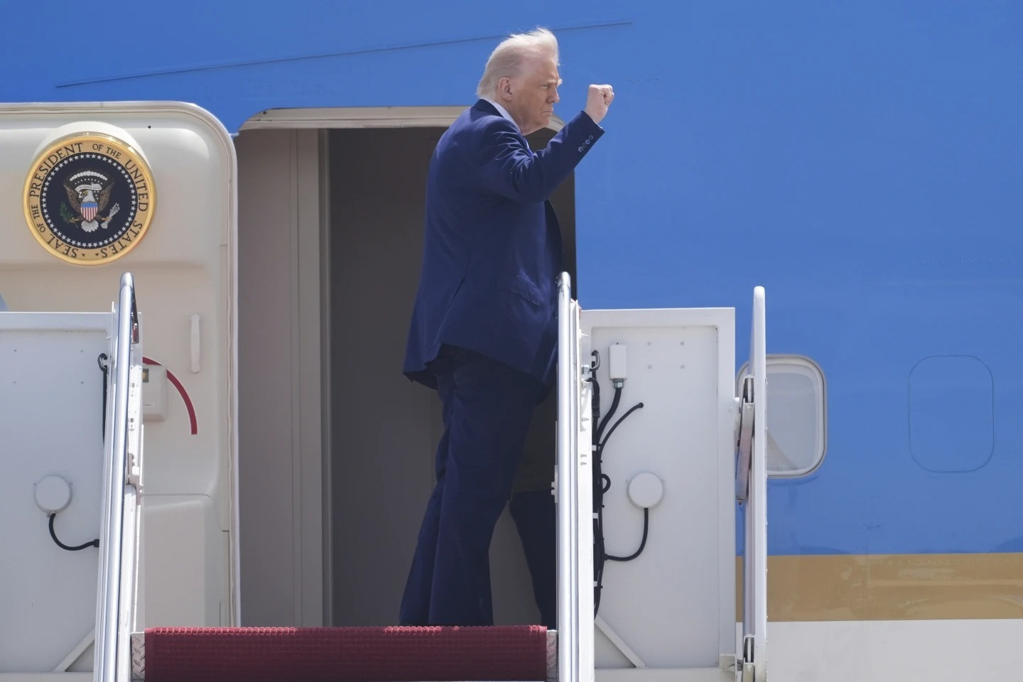 Ông Trump thăm Trung Đông, con tin người Mỹ gốc Israel được trả tự do