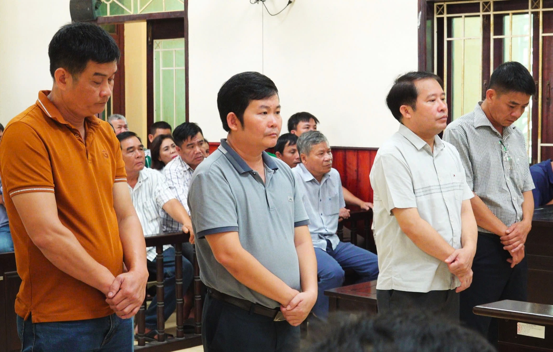 Cựu giám đốc, phó giám đốc Trung tâm đăng kiểm ở Bình Định lãnh án tù