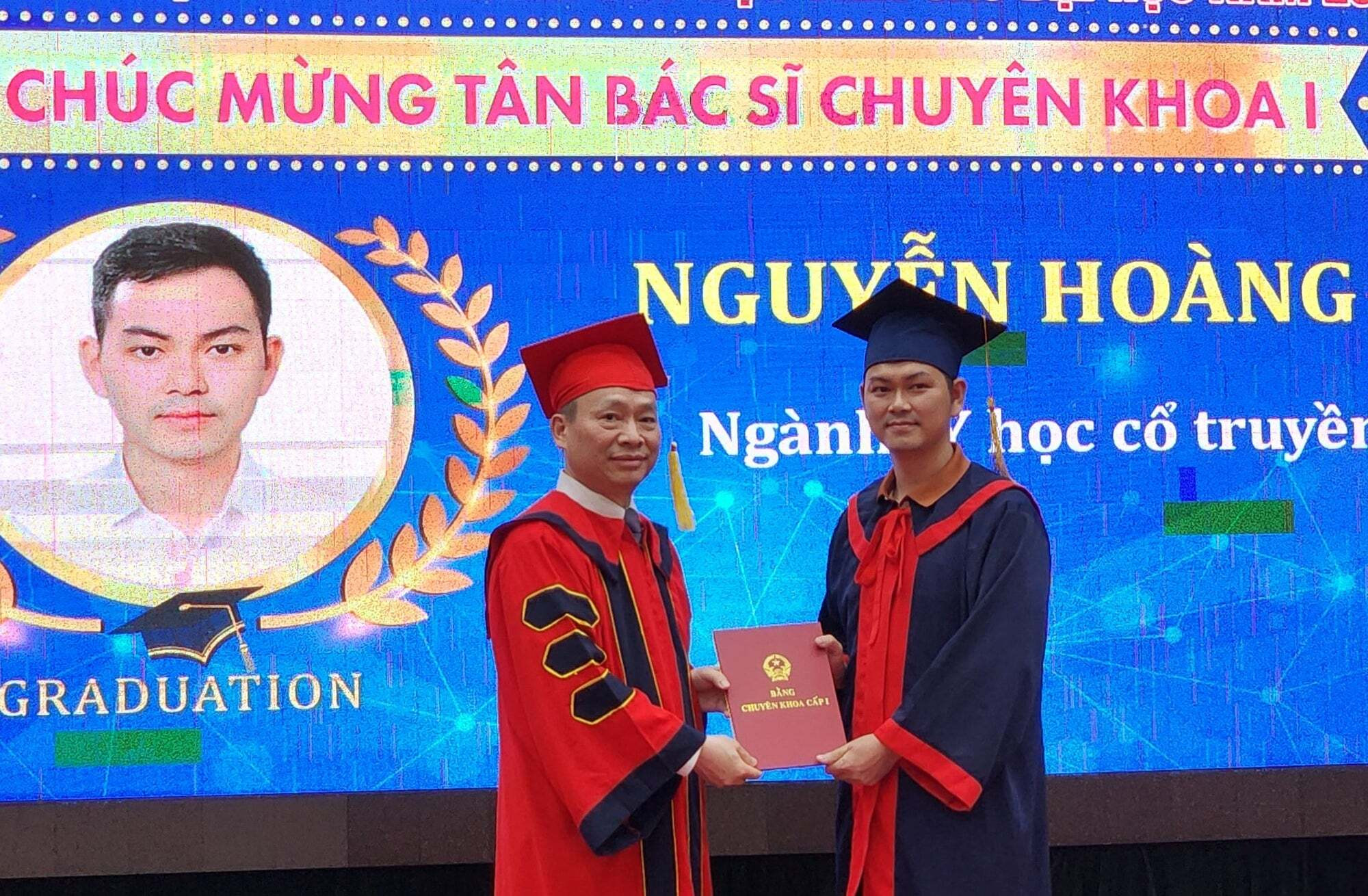 Học viện Y Dược học cổ truyền VN trao bằng tốt nghiệp cho 157 bác sĩ chuyên khoa