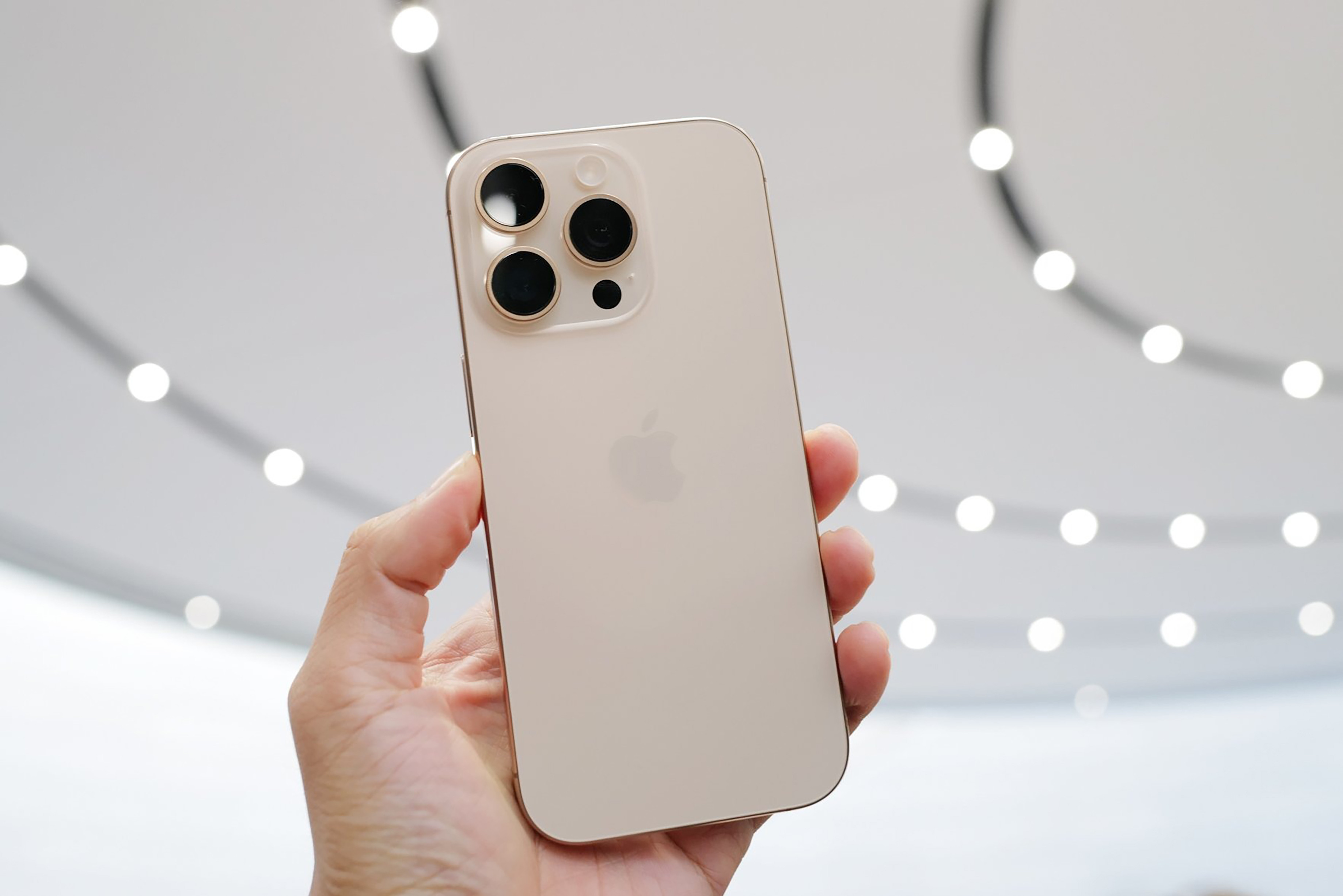 Thời điểm iPhone tích hợp pin silicon sẽ không còn xa