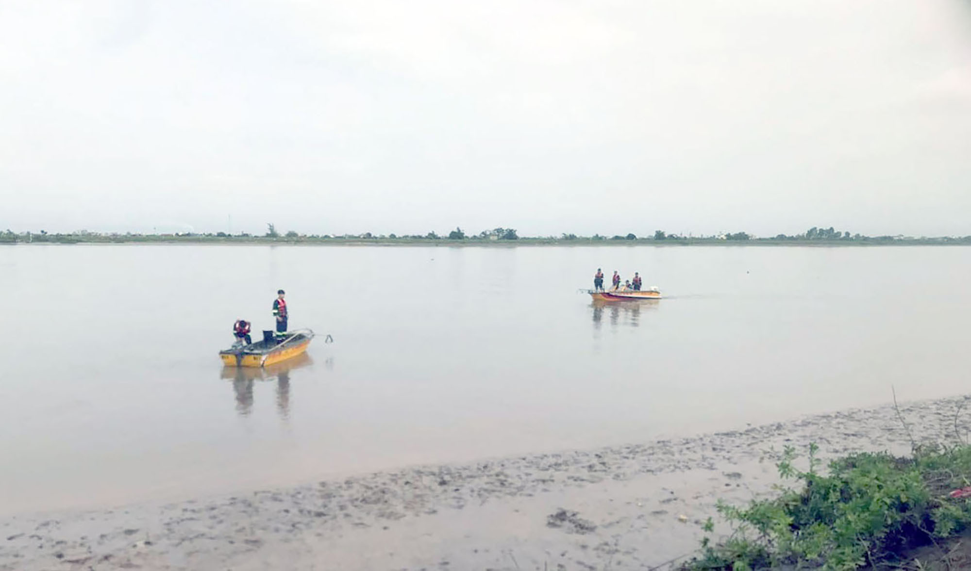 Hai mẹ con gặp nạn ở sông Hồng: Tìm thấy thi thể người mẹ