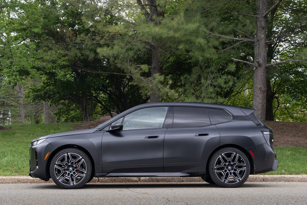 BMW iX 2026: Bước tiến vượt trội của SUV điện hạng sang