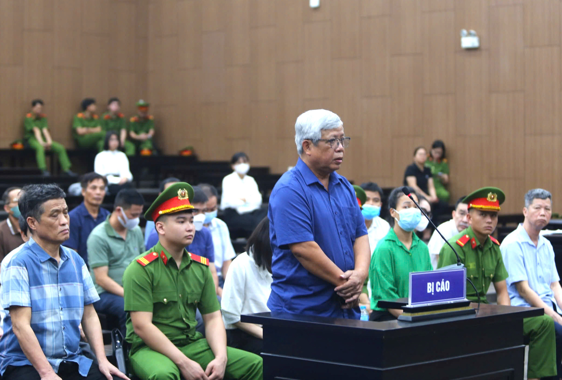 Cựu Thứ trưởng Nguyễn Linh Ngọc lĩnh án 3 năm tù