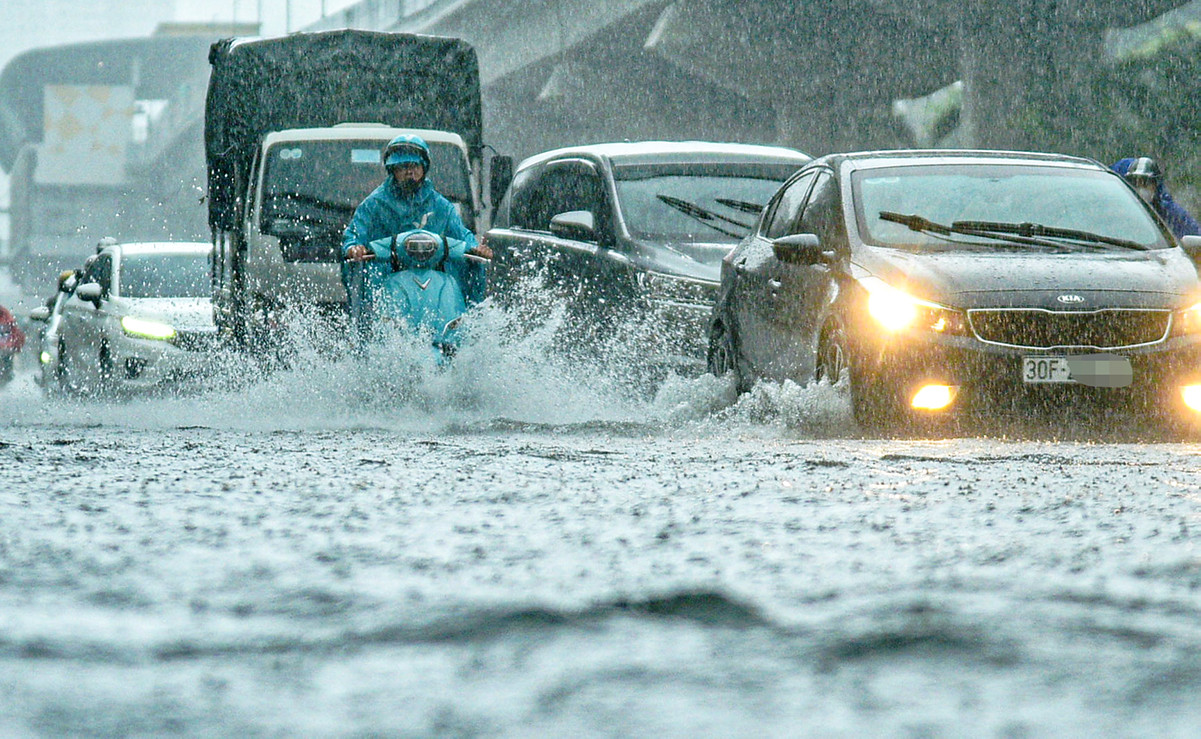 Bắc Bộ và Bắc Trung Bộ đón không khí lạnh, mưa xối xả đến hết tuần