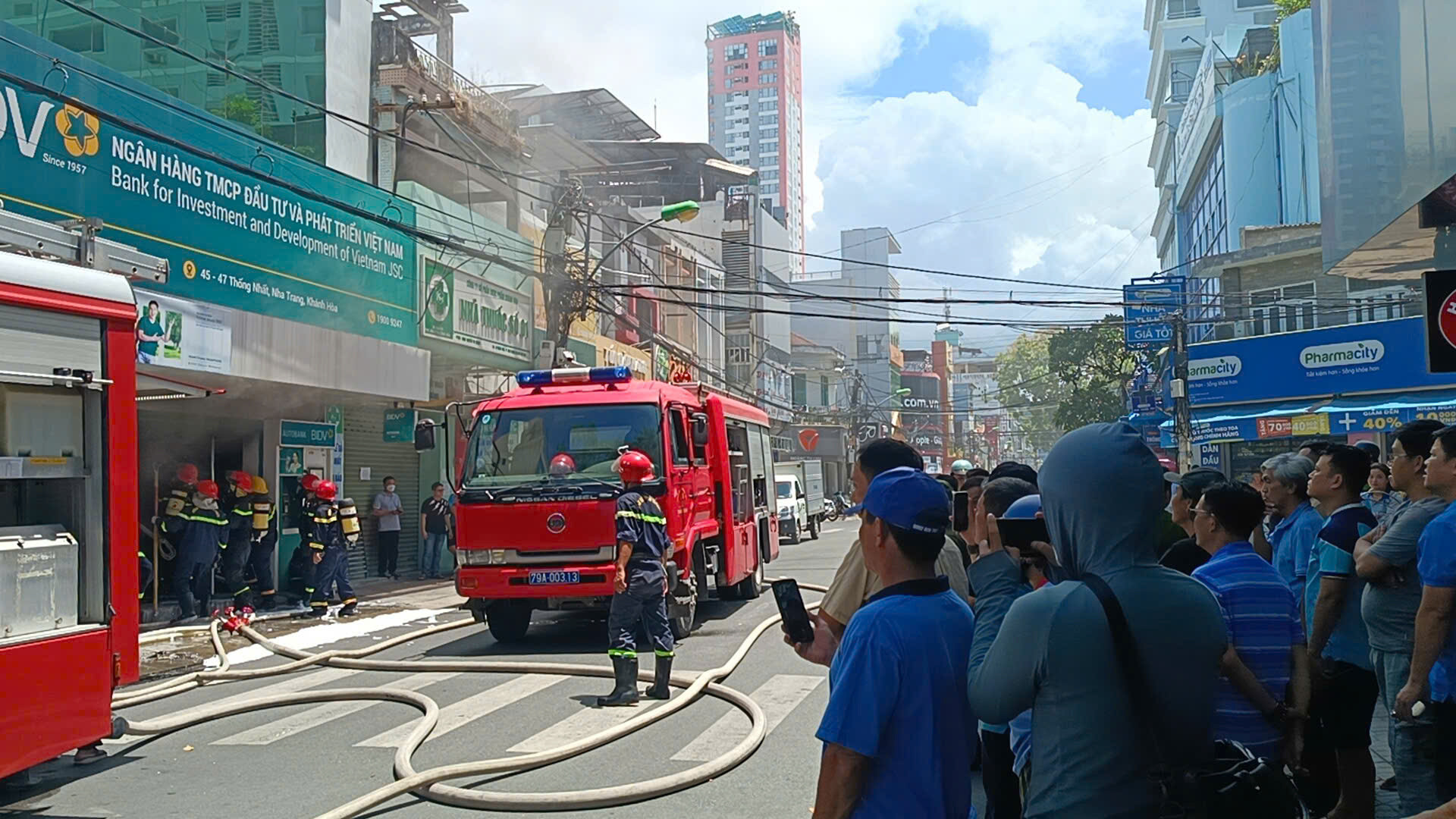 Cháy phòng giao dịch một ngân hàng ở Nha Trang