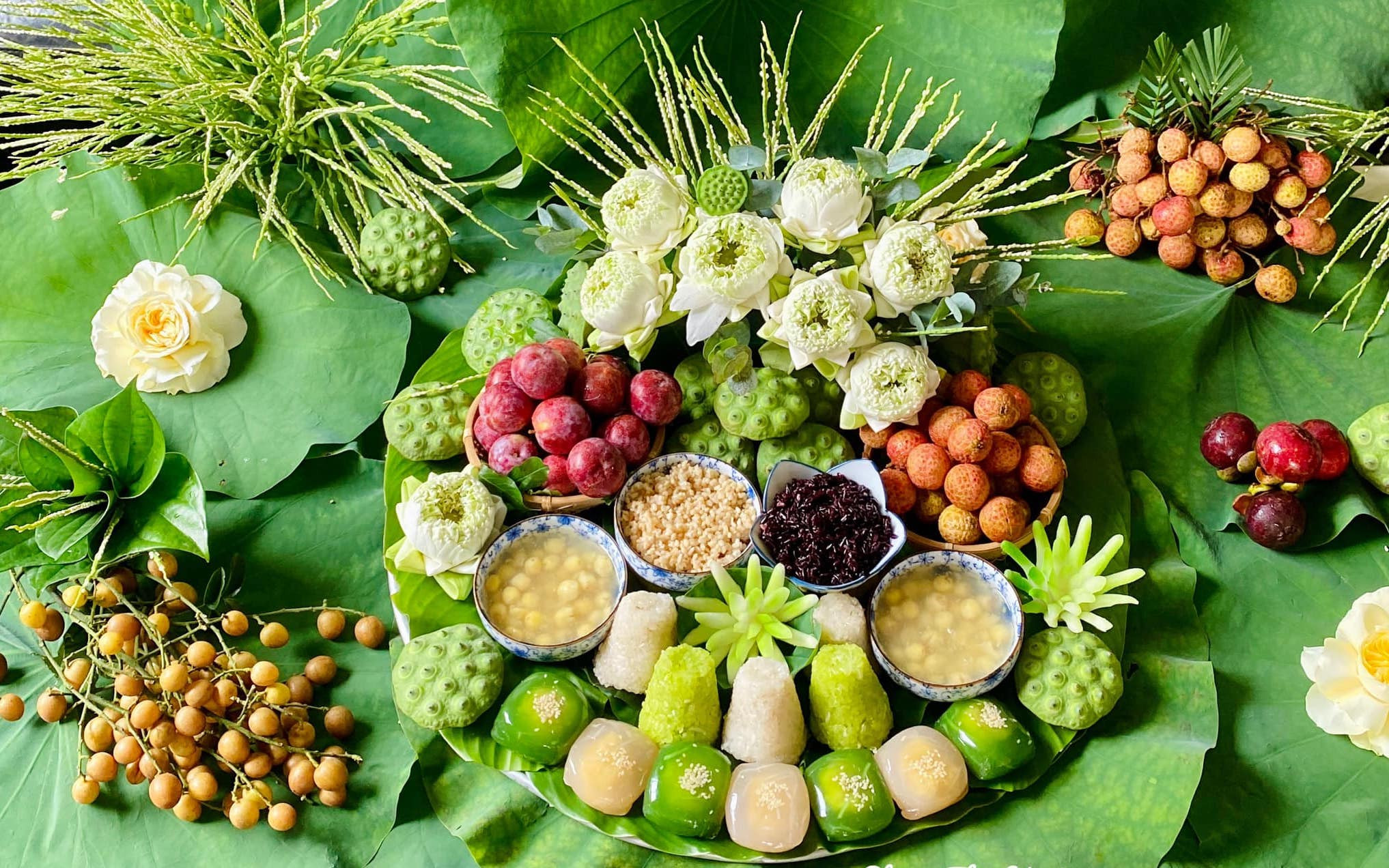 Chị em đua nhau khoe mâm cúng Tết Đoan ngọ đẹp và công phu