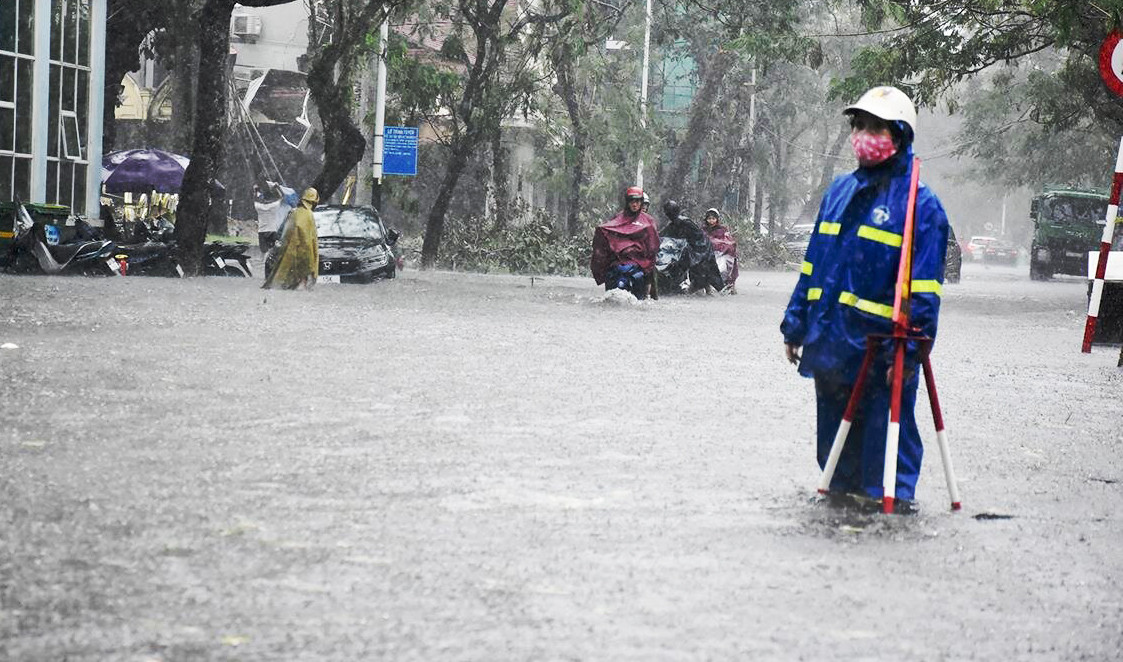 Miền Bắc hứng đợt mưa rất to trước khi nắng nóng diện rộng