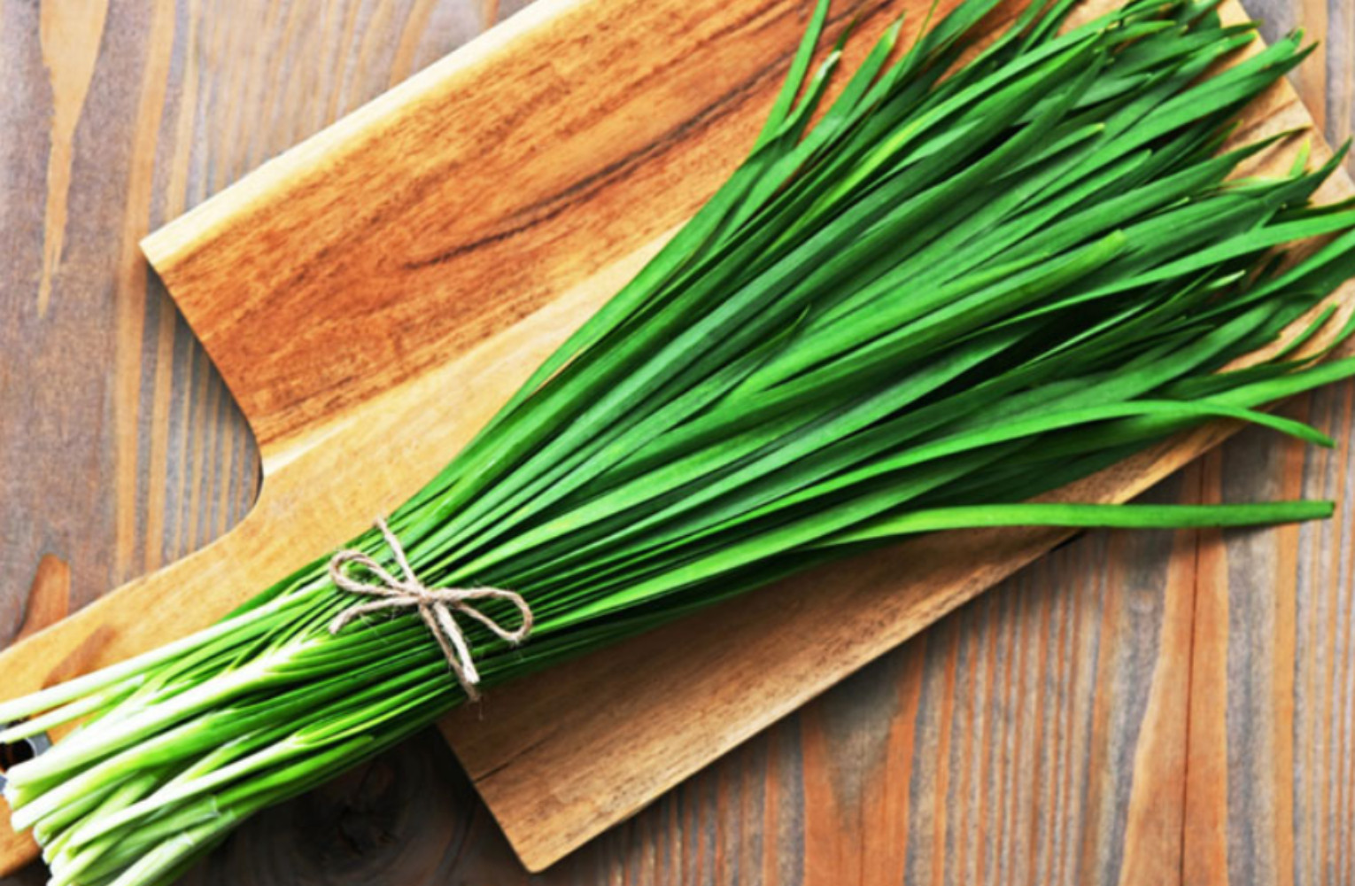 Chuyên gia Đông y hướng dẫn sử dụng lá hẹ đúng cách