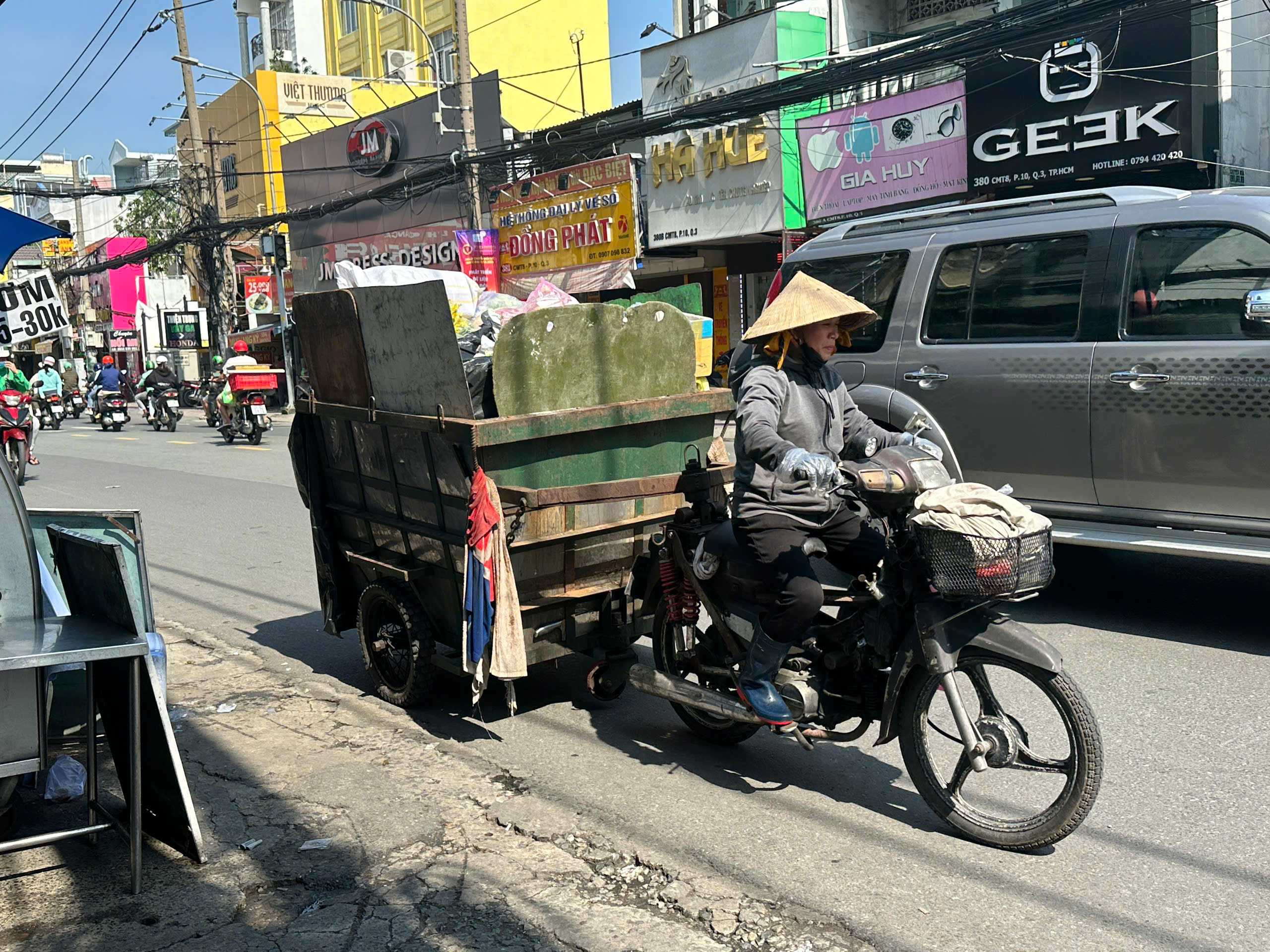 TP.HCM cân rác tính tiền từ 1/6: Người dân bối rối, đơn vị thu gom chờ hướng dẫn