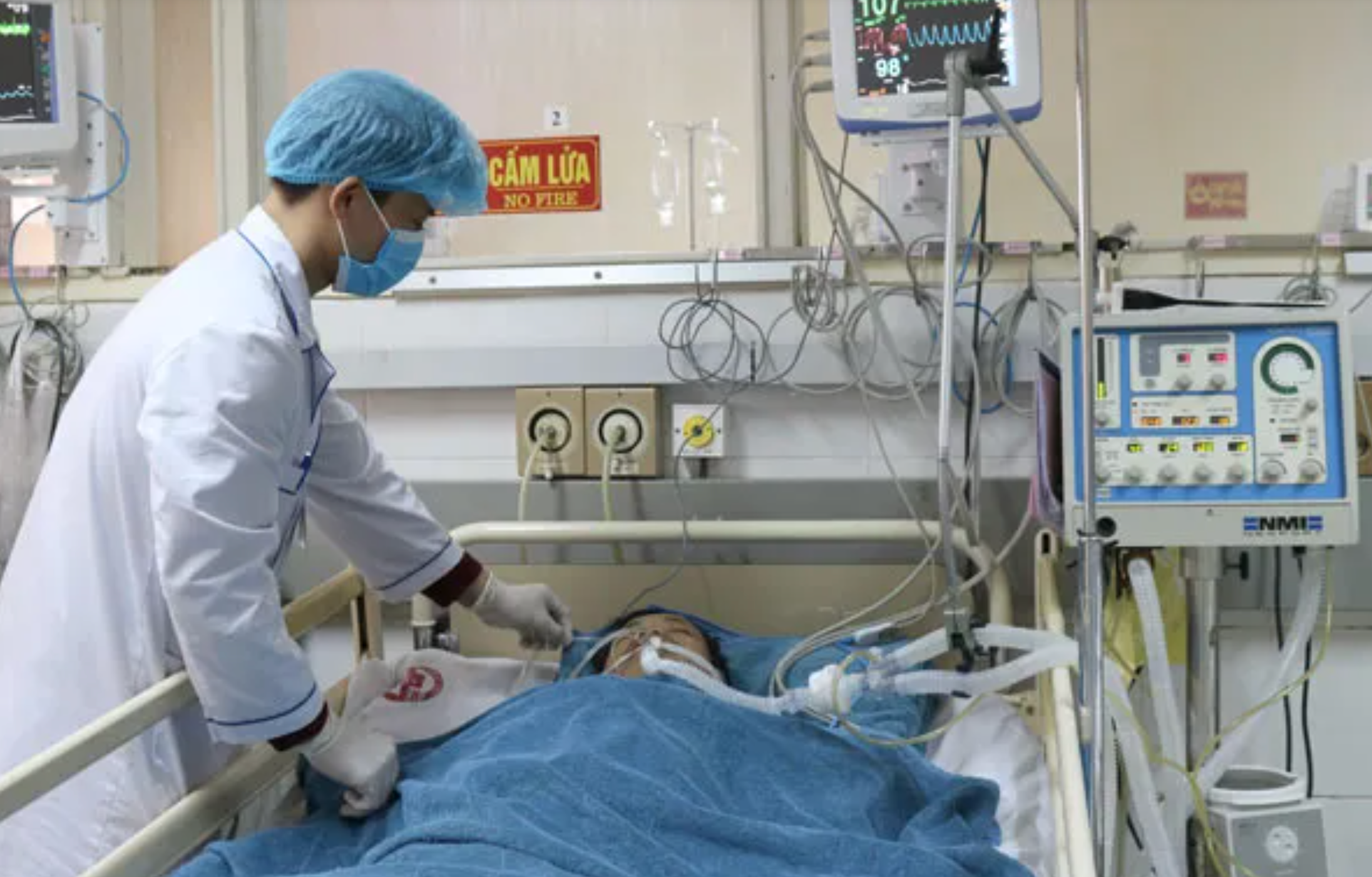 Bác sĩ bệnh viện 115 TP.HCM cứu bệnh nhân người Nga bị đột quỵ nặng