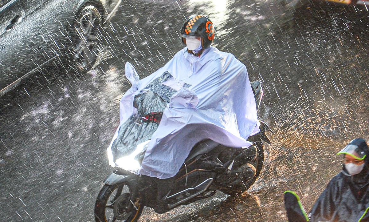 Dự báo thời tiết 10 ngày tới: Miền Bắc mưa lớn, kết thúc đợt nắng nóng diện rộng